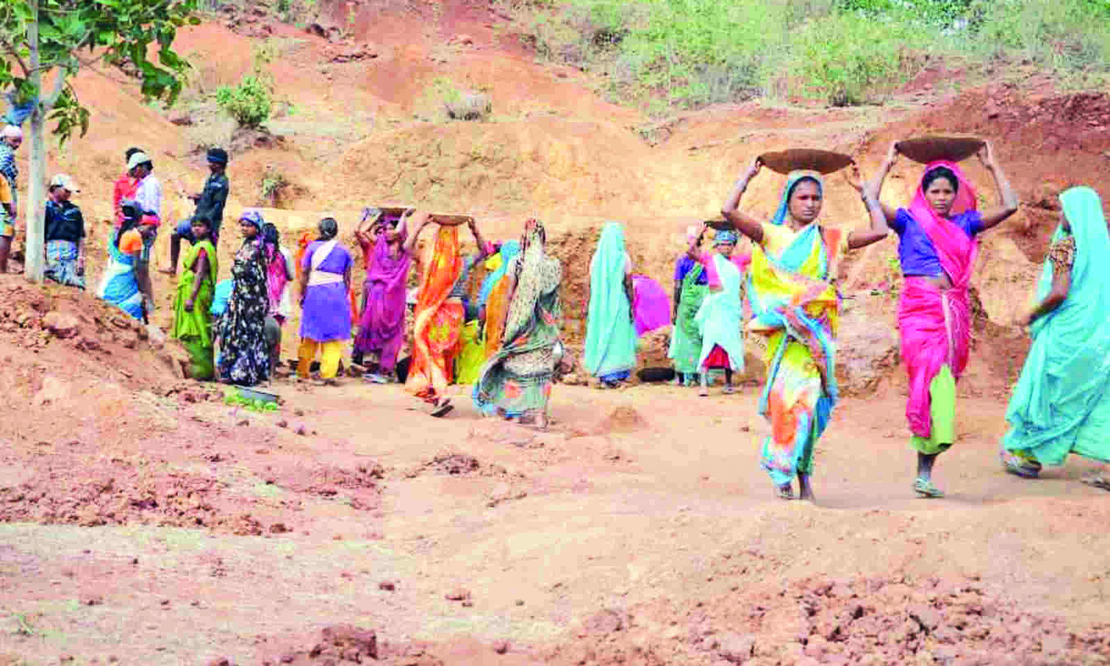 Pending wages for 100 days work: TMC to collect signs of workers