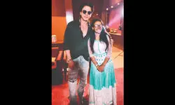 SRK meets 10 acid attack survivors, discusses corrective surgeries & jobs SRK meets 10 acid attack survivors, discusses corrective surgeries & jobs