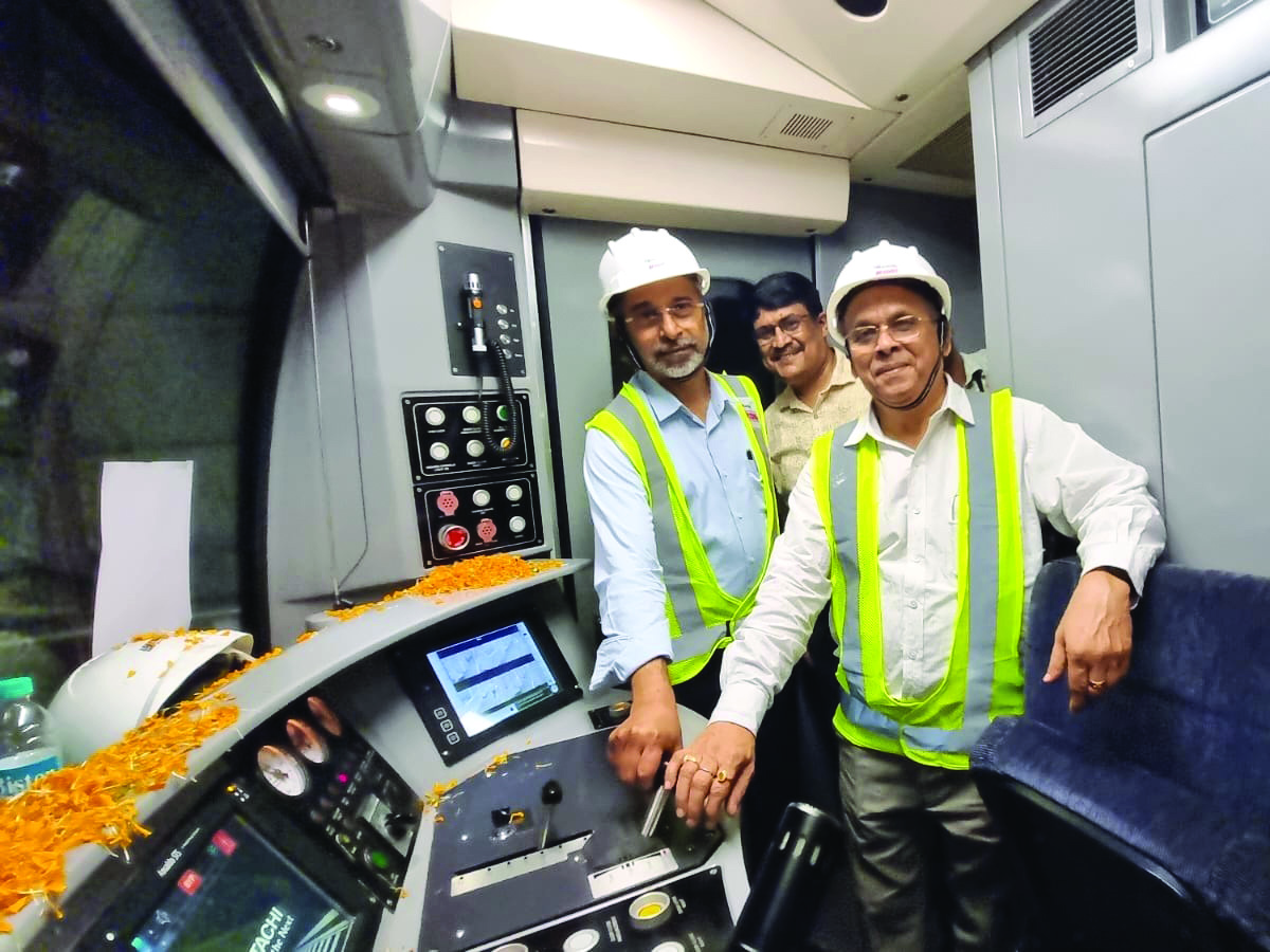 Two Metro Rakes taken to Howrah Maidan; test Runs to commence soon, say officials