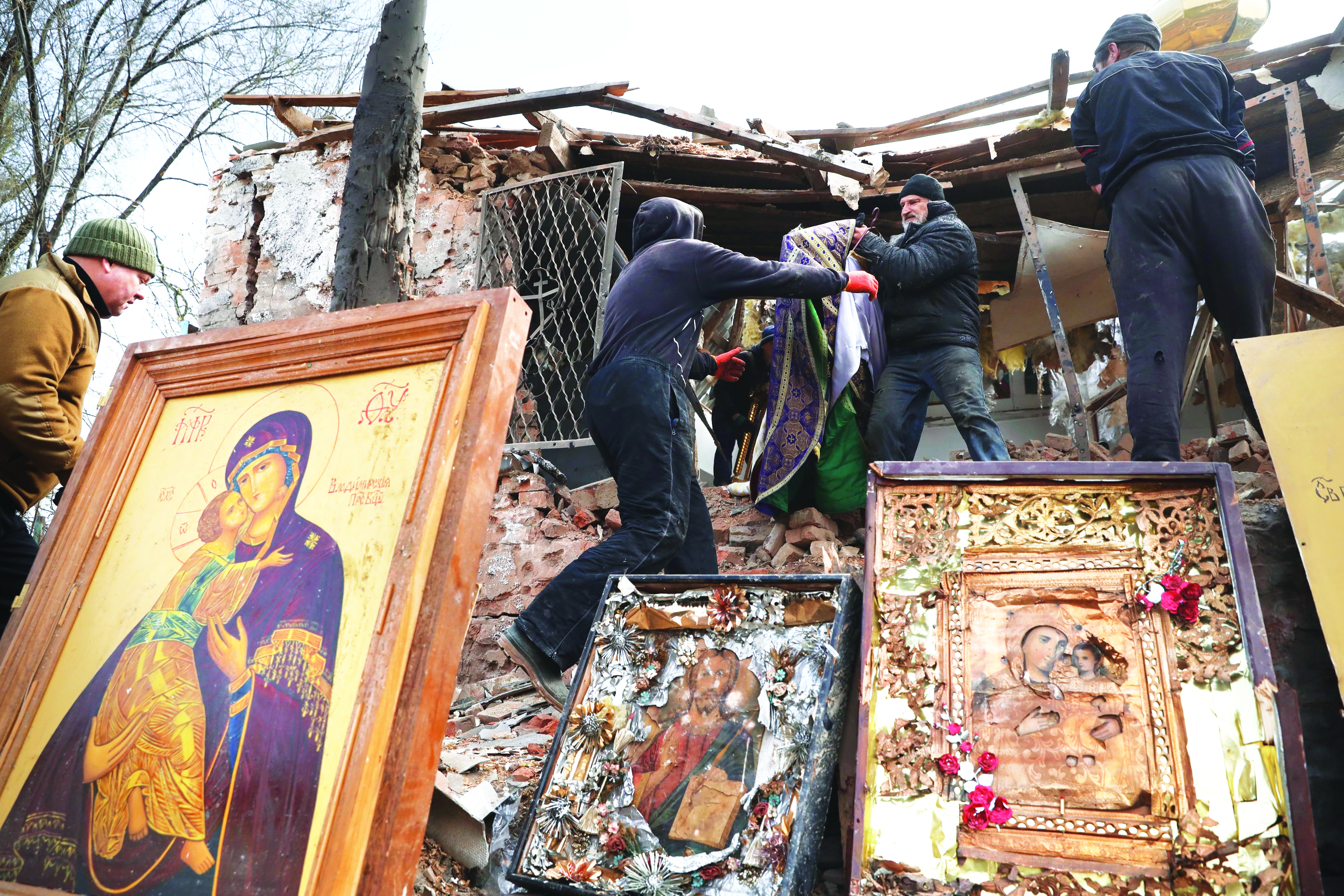 Dozens of POWs freed as Ukr marks Orthodox Easter