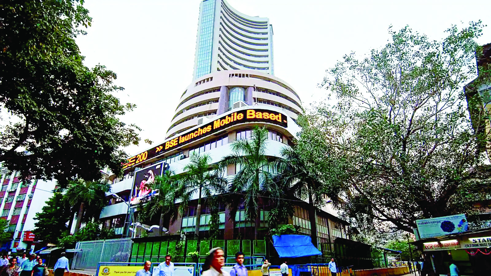 ‘Inflation data, earnings & global   trends to guide markets this week’