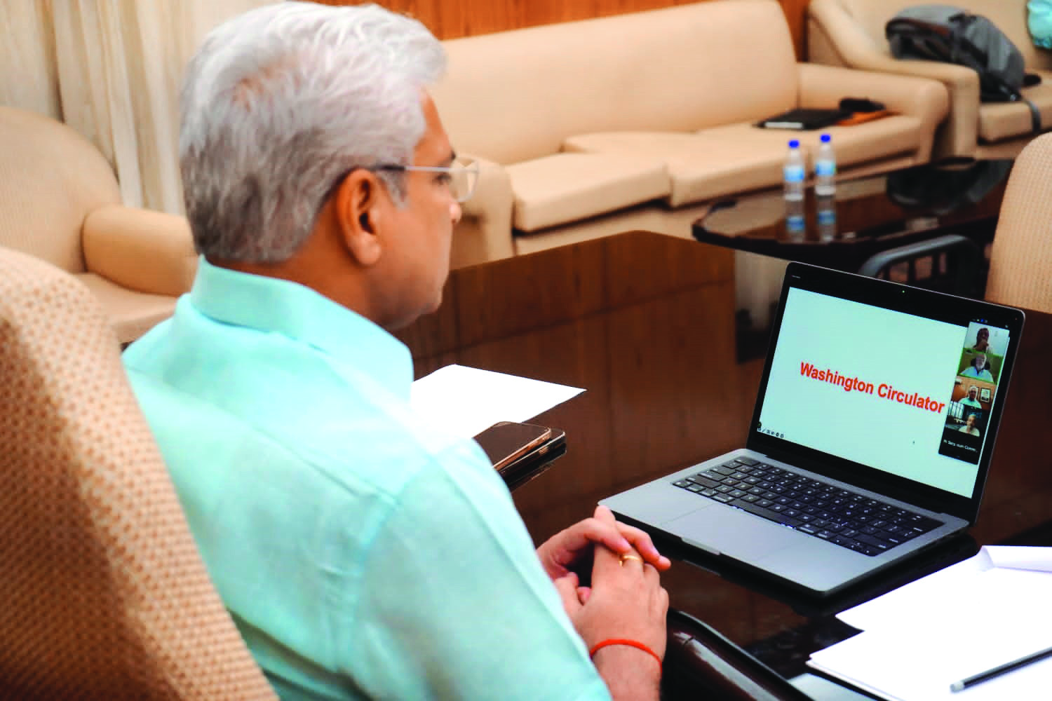 Min Gahlot chairs int’l   experts consultation on   Mohalla Bus scheme