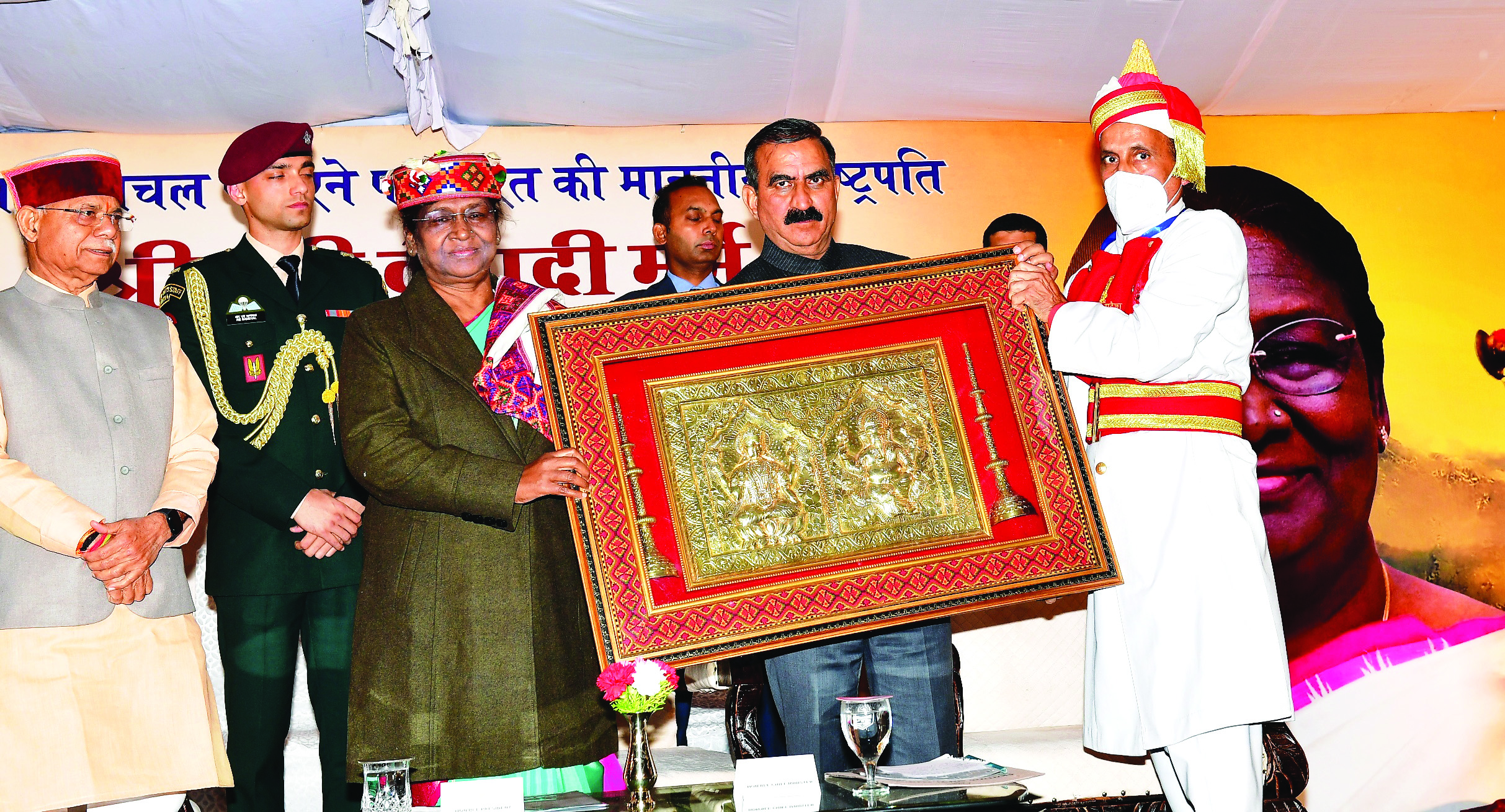 Prez inaugurates Tulip garden   at Rashtrapati Niwas in Shimla