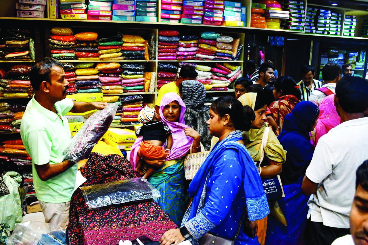 Malda gears up for Eid al-Fitr celebrations, last-minute shopping on