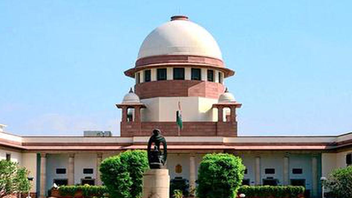 Contempt case: Supreme Court orders forthwith release of two UP officials held in custody Contempt case: Supreme Court orders forthwith release of two UP officials held in custody