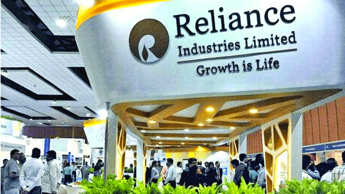 RIL posts highest-ever quarterly profit of `19,299 cr in March qtr