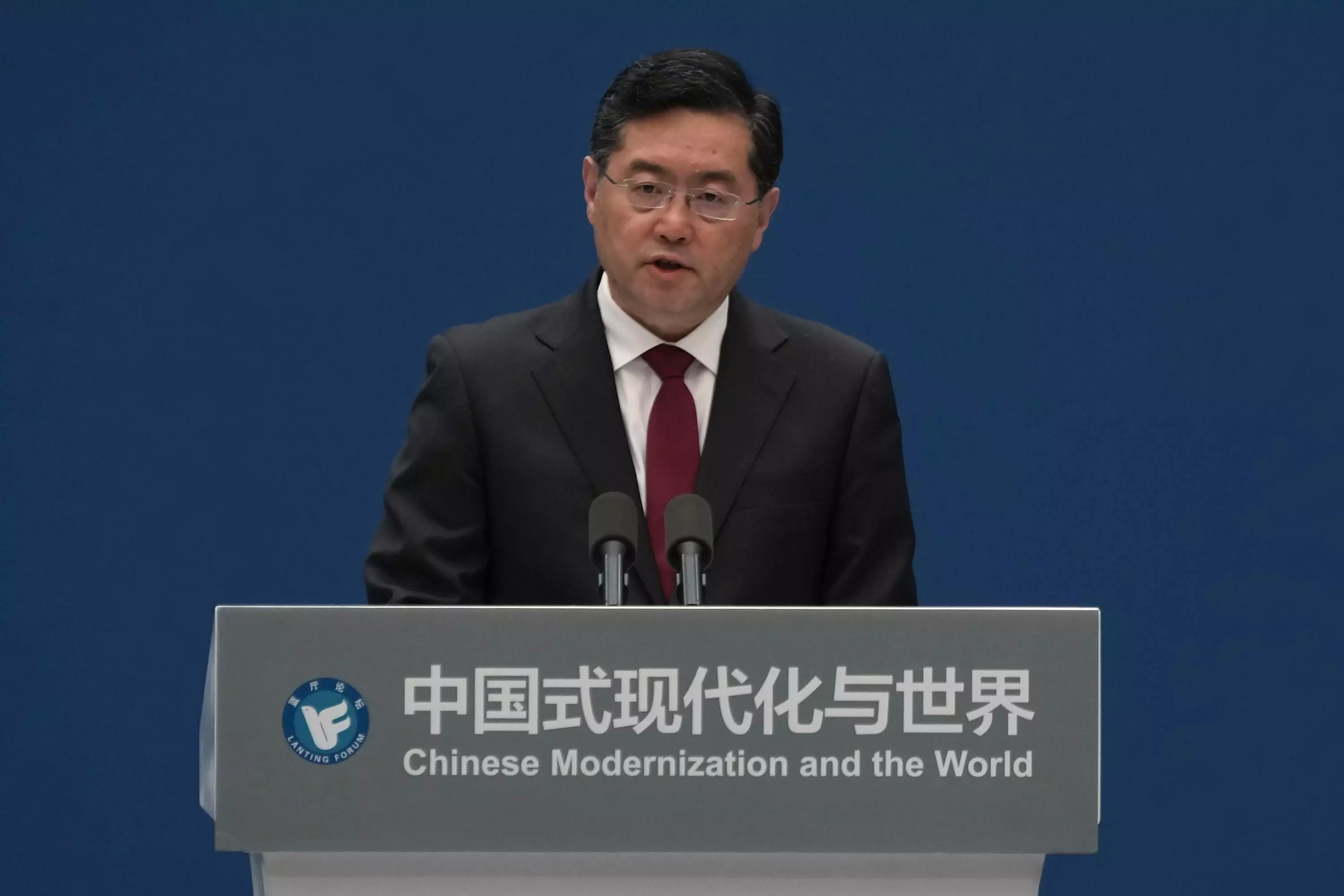 China foreign minister steps up threats against Taiwan