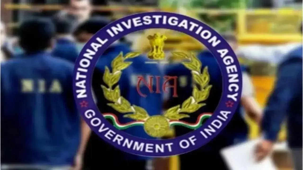Train arson case: Kerala DGP directs officials to hand over details to NIA Train arson case: Kerala DGP directs officials to hand over details to NIA
