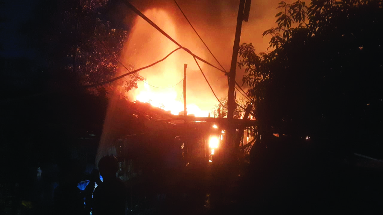 Salt Lake: Fire breaks out in slum, none hurt