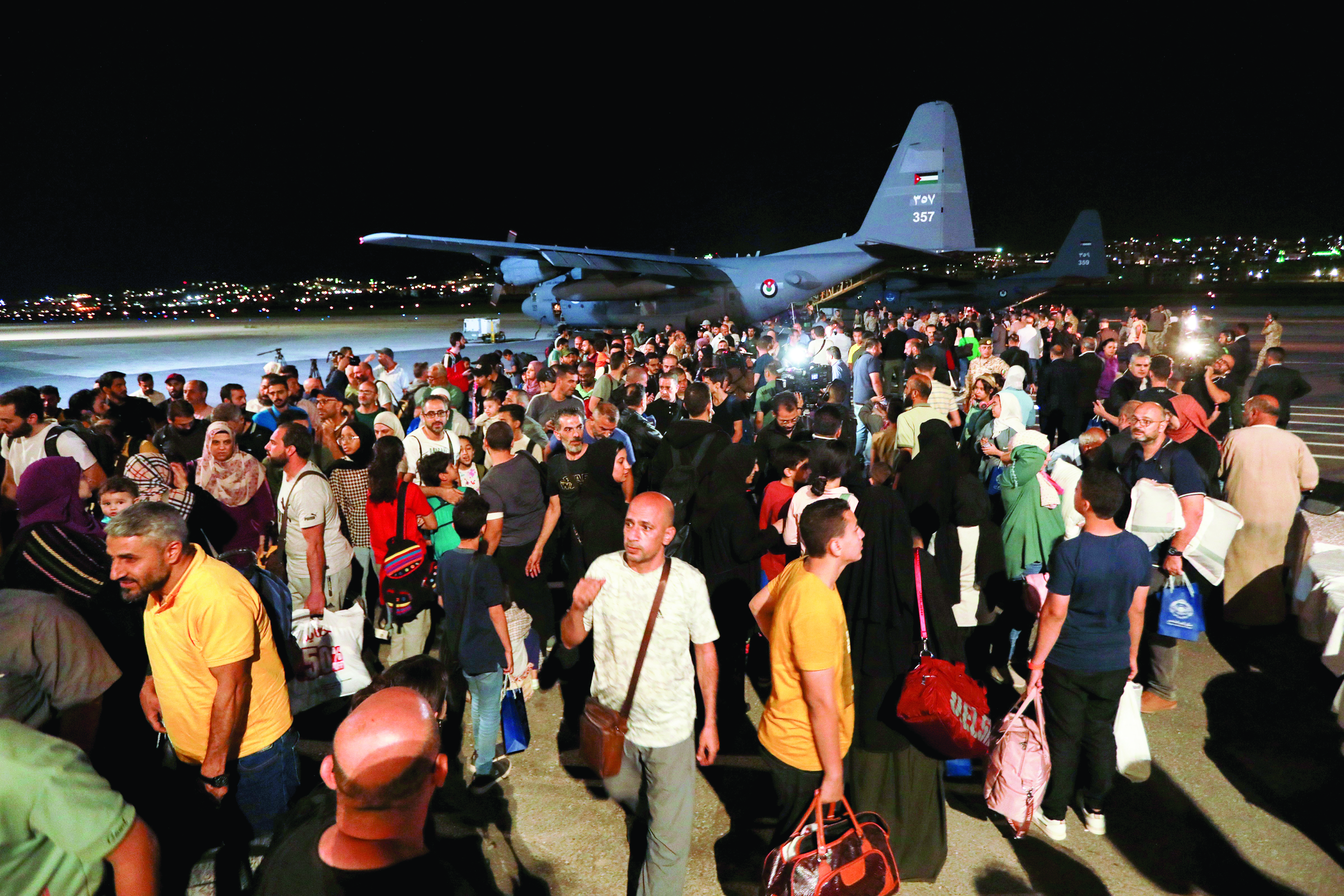 Sudanese seek refuge from fighting