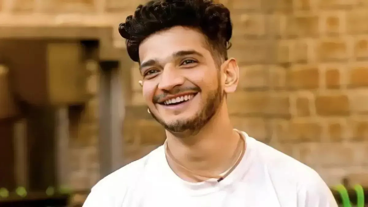 Hurt speech: Supreme Court transfers all FIRs against comedian Munawar Faruqui to Indore Hurt speech: Supreme Court transfers all FIRs against comedian Munawar Faruqui to Indore