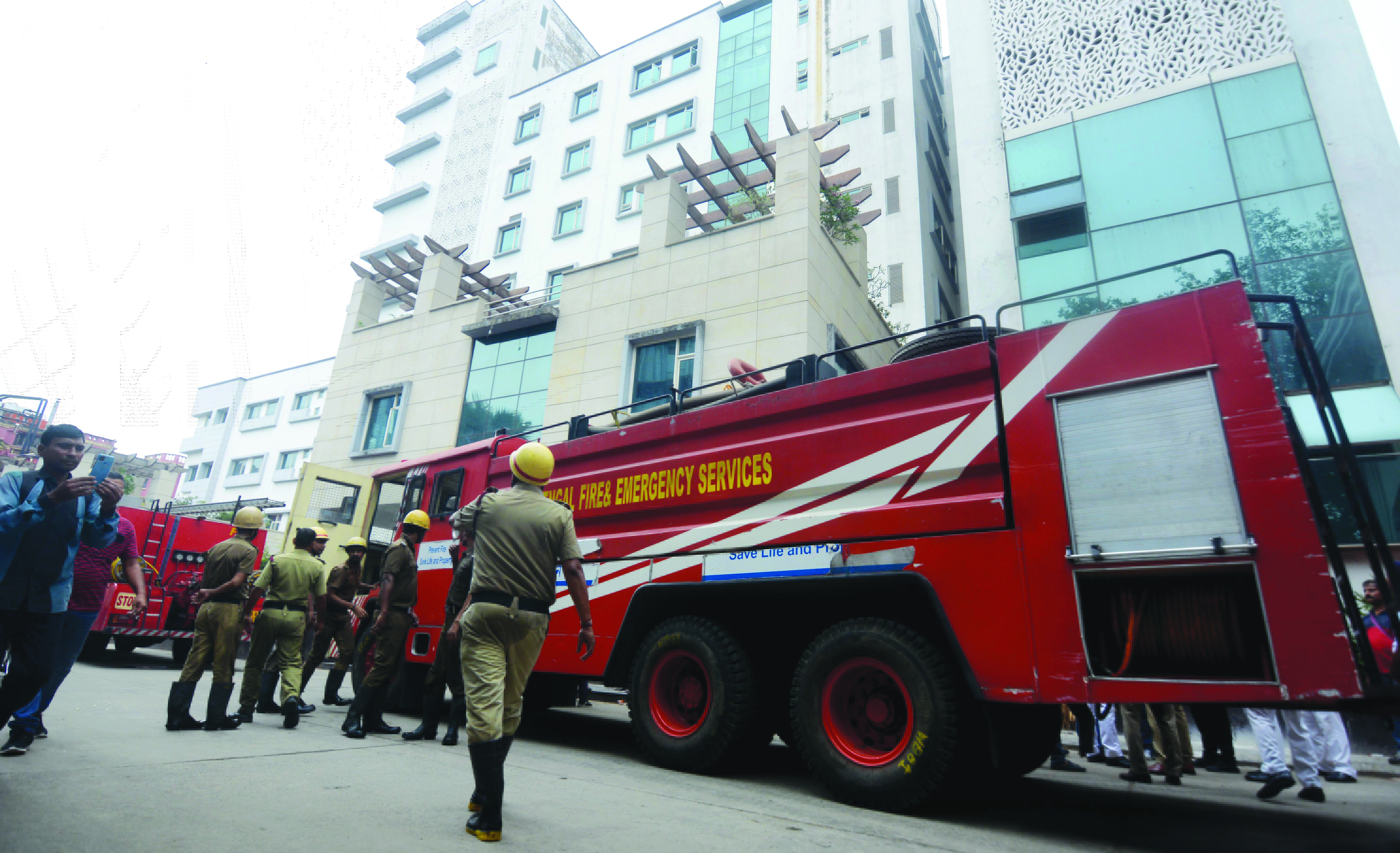 2 engines douse fire at Cal Medical College & Hosp