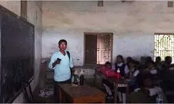 Police avert hostage crisis in Bengal school, disarm gun-wielding man Police avert hostage crisis in Bengal school, disarm gun-wielding man