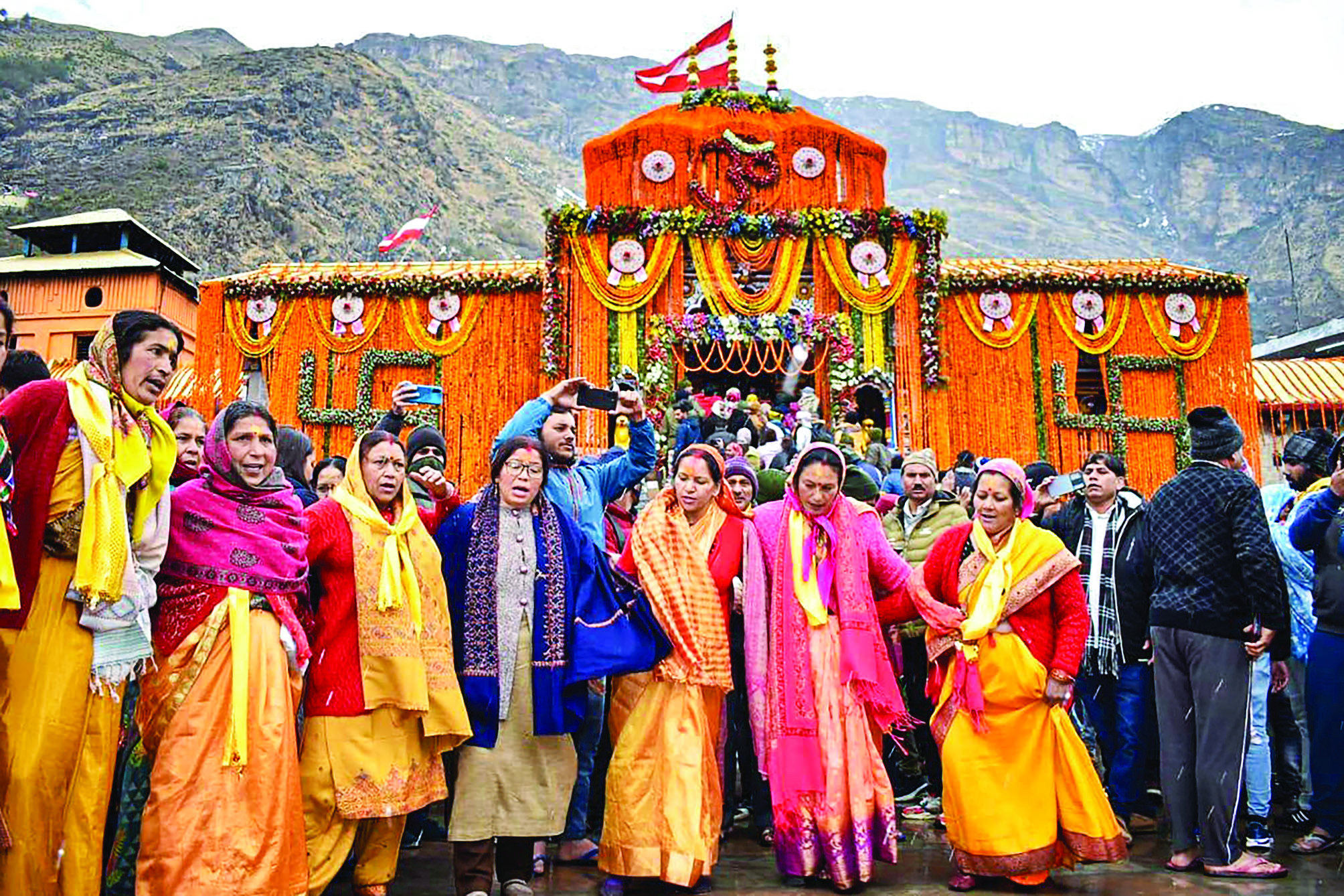 Badrinath opens for pilgrims