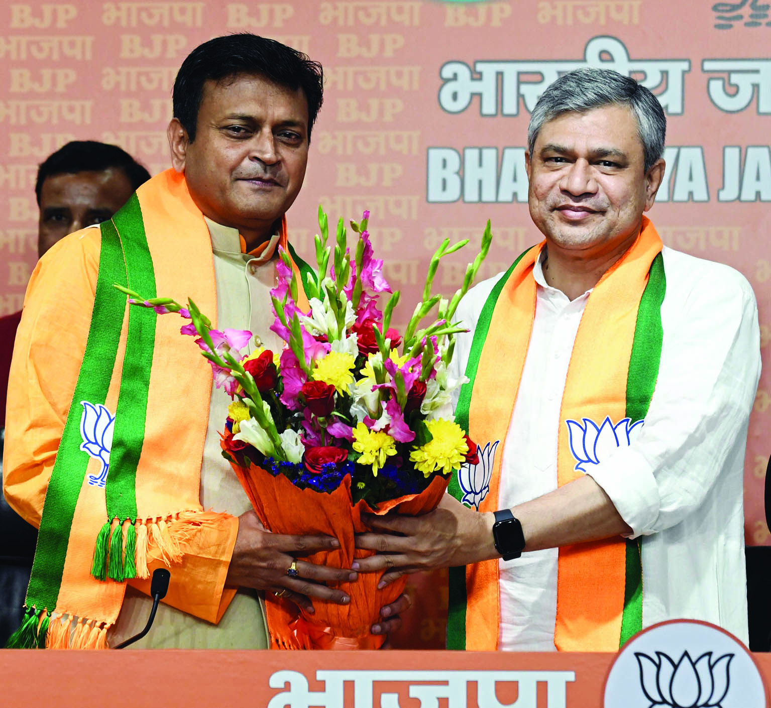 Former JD(U) leader Ajay Alok joins BJP