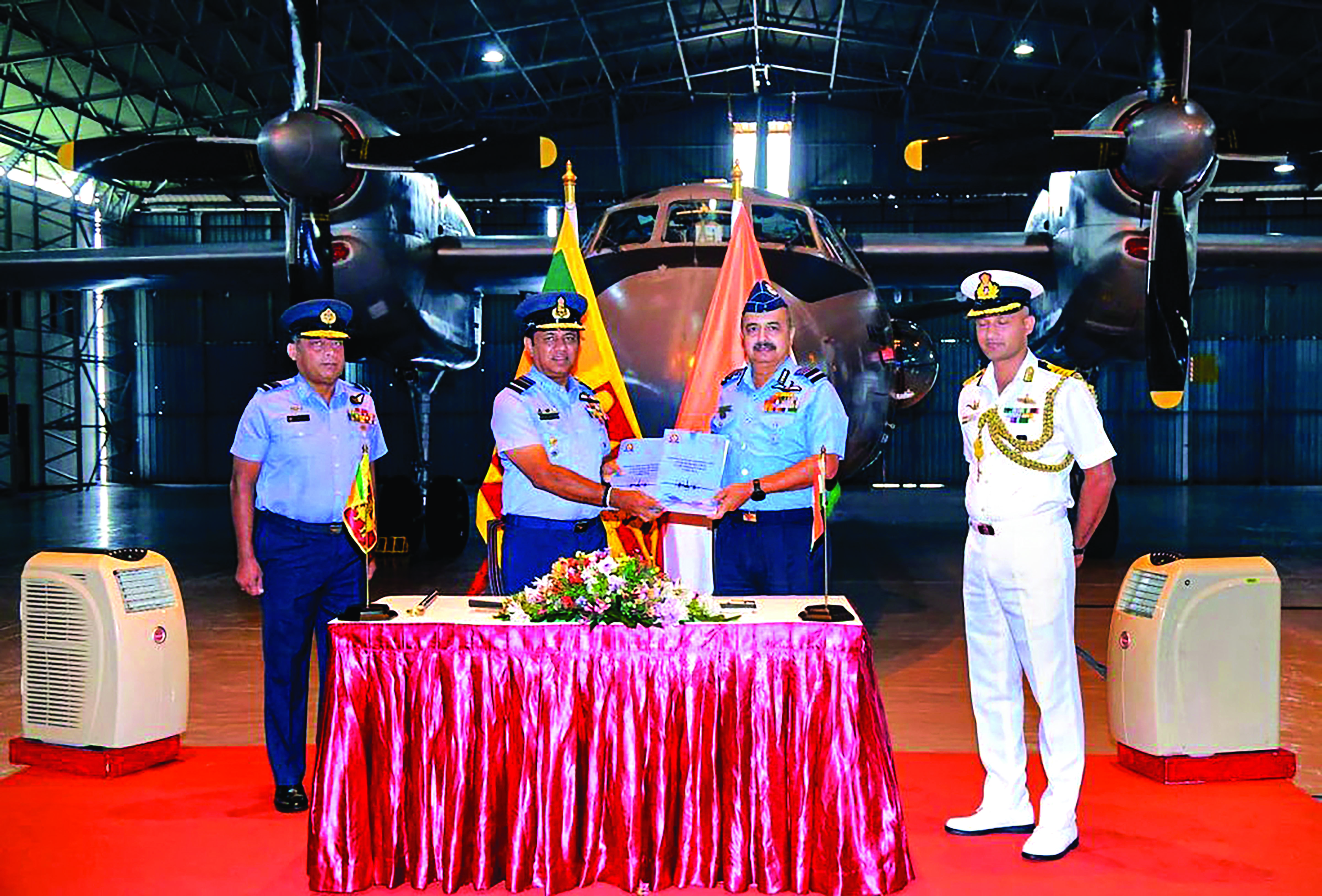 IAF chief meets Sri Lanka’s top military commanders IAF chief meets Sri Lanka’s top military commanders