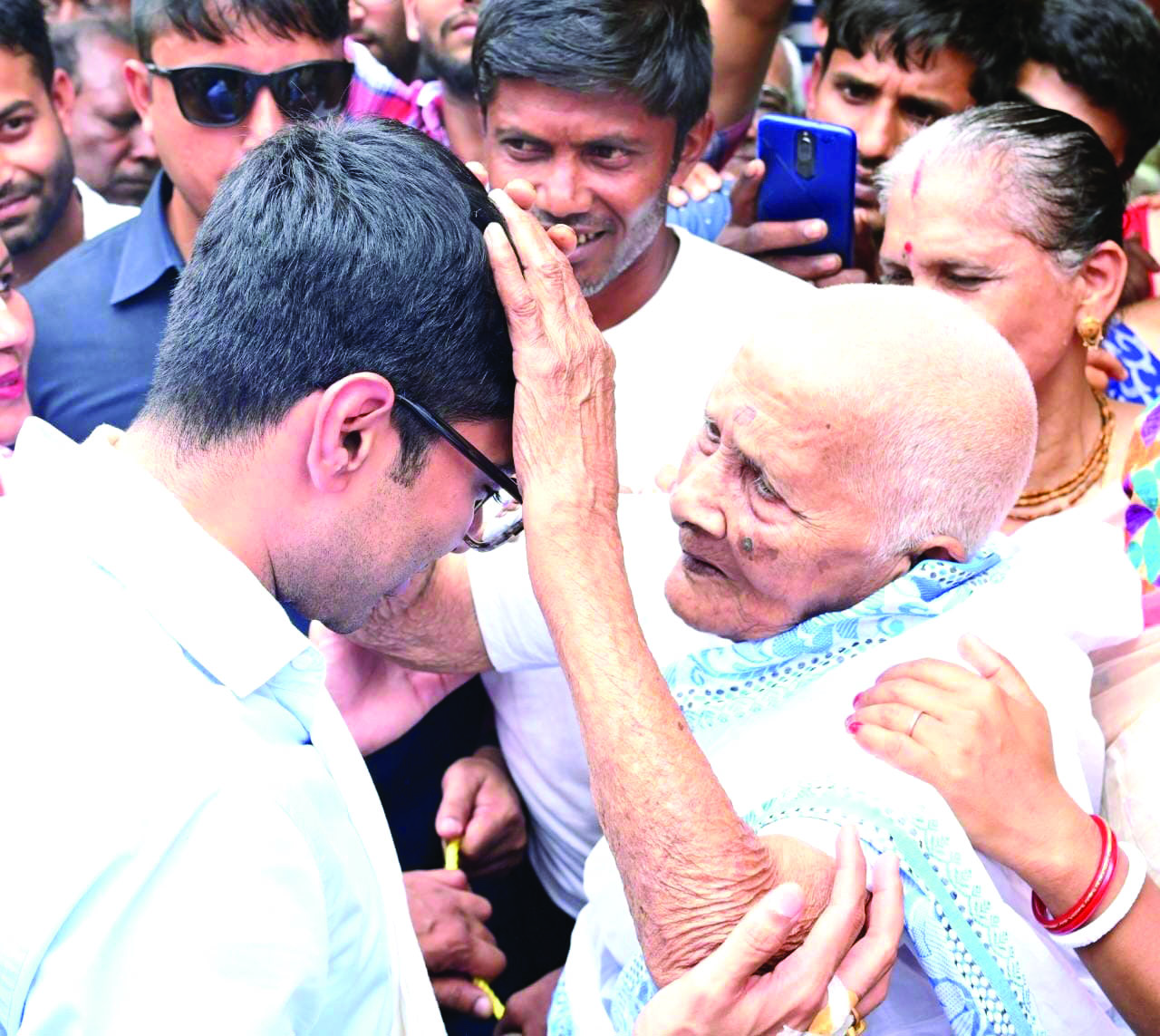 127-year-old woman blesses Abhishek during his rally 127-year-old woman blesses Abhishek during his rally