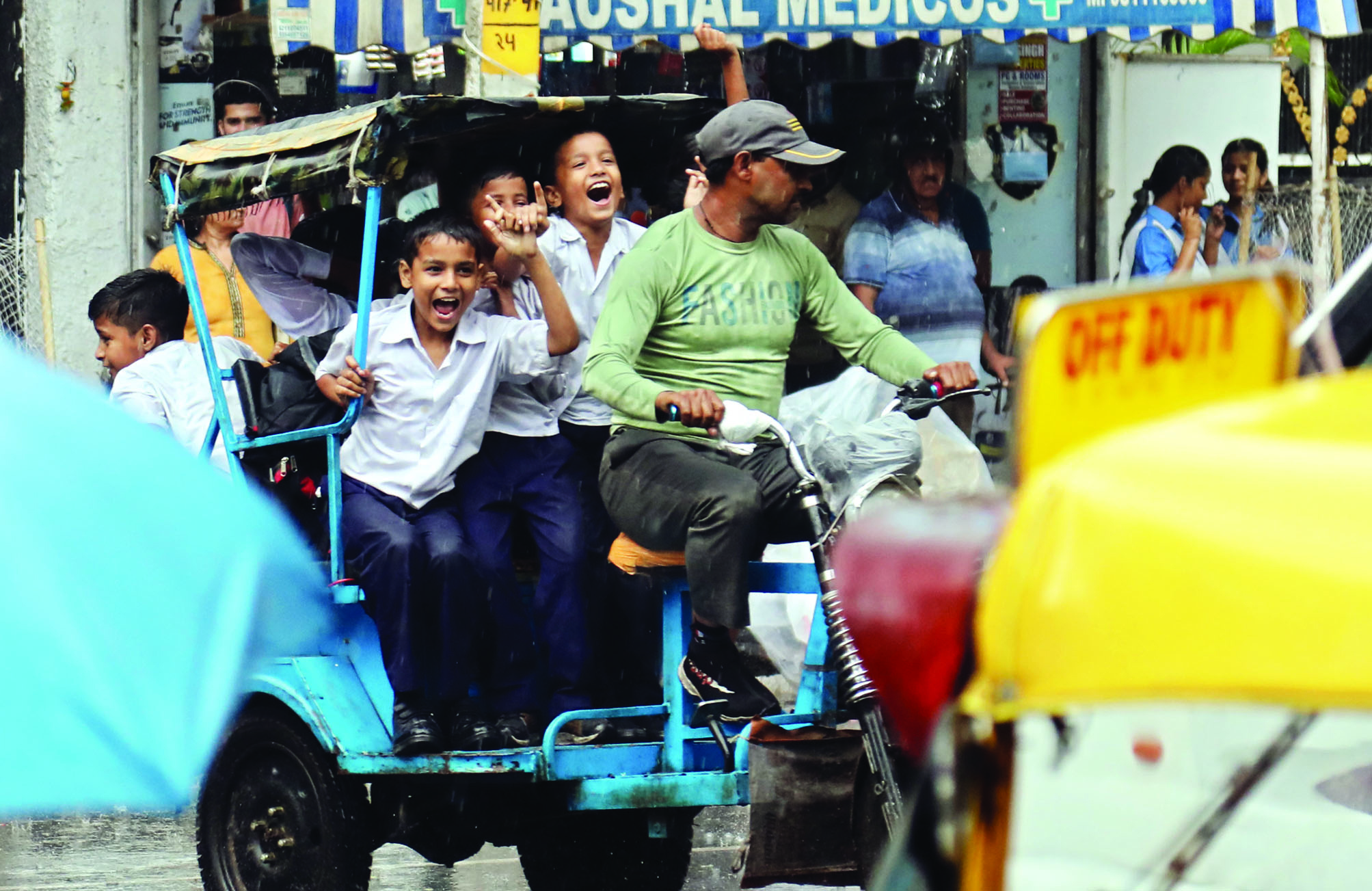 Rains lash Capital, spell chaos on roads Rains lash Capital, spell chaos on roads