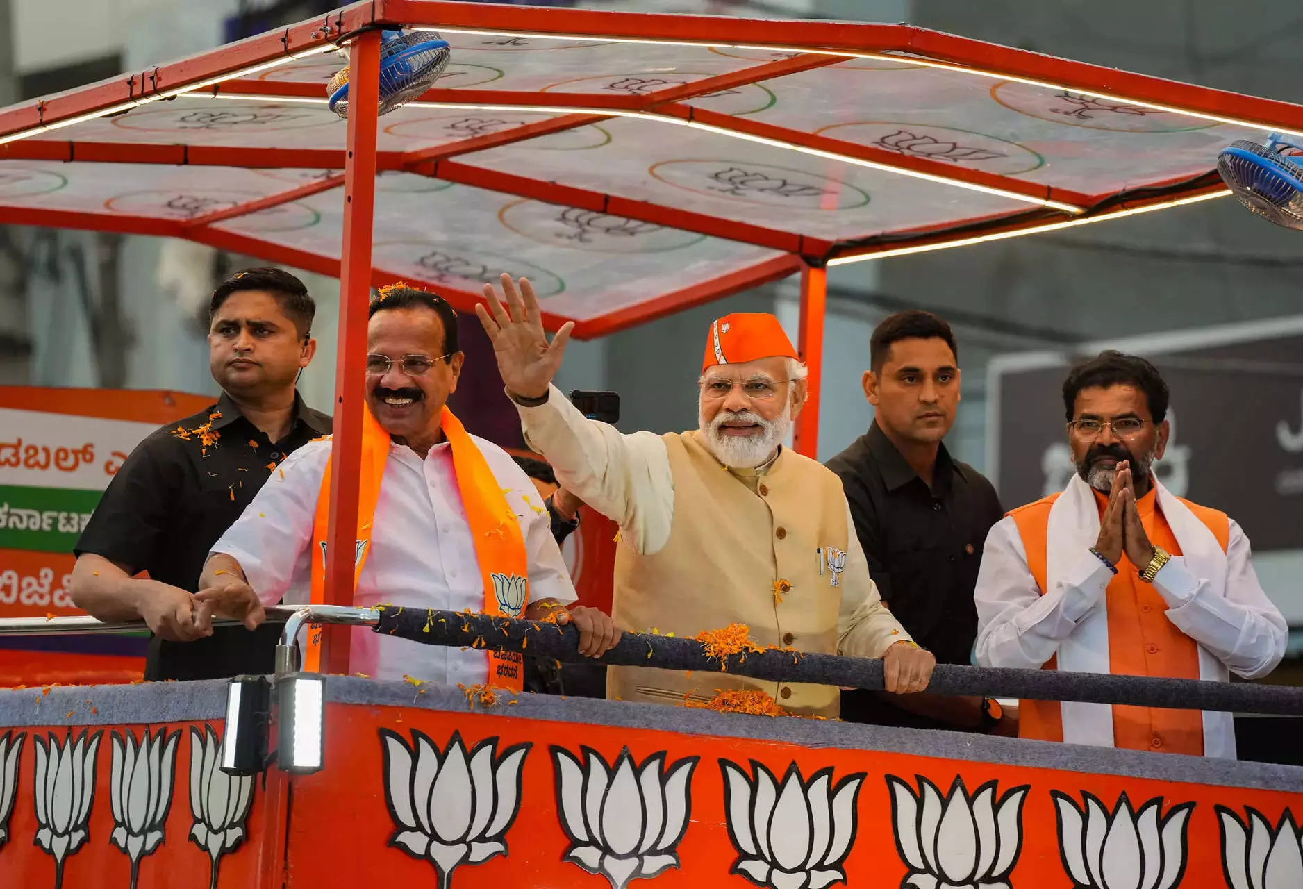 Karnataka Assembly polls: Bengaluru witnesses PM Modis road-show