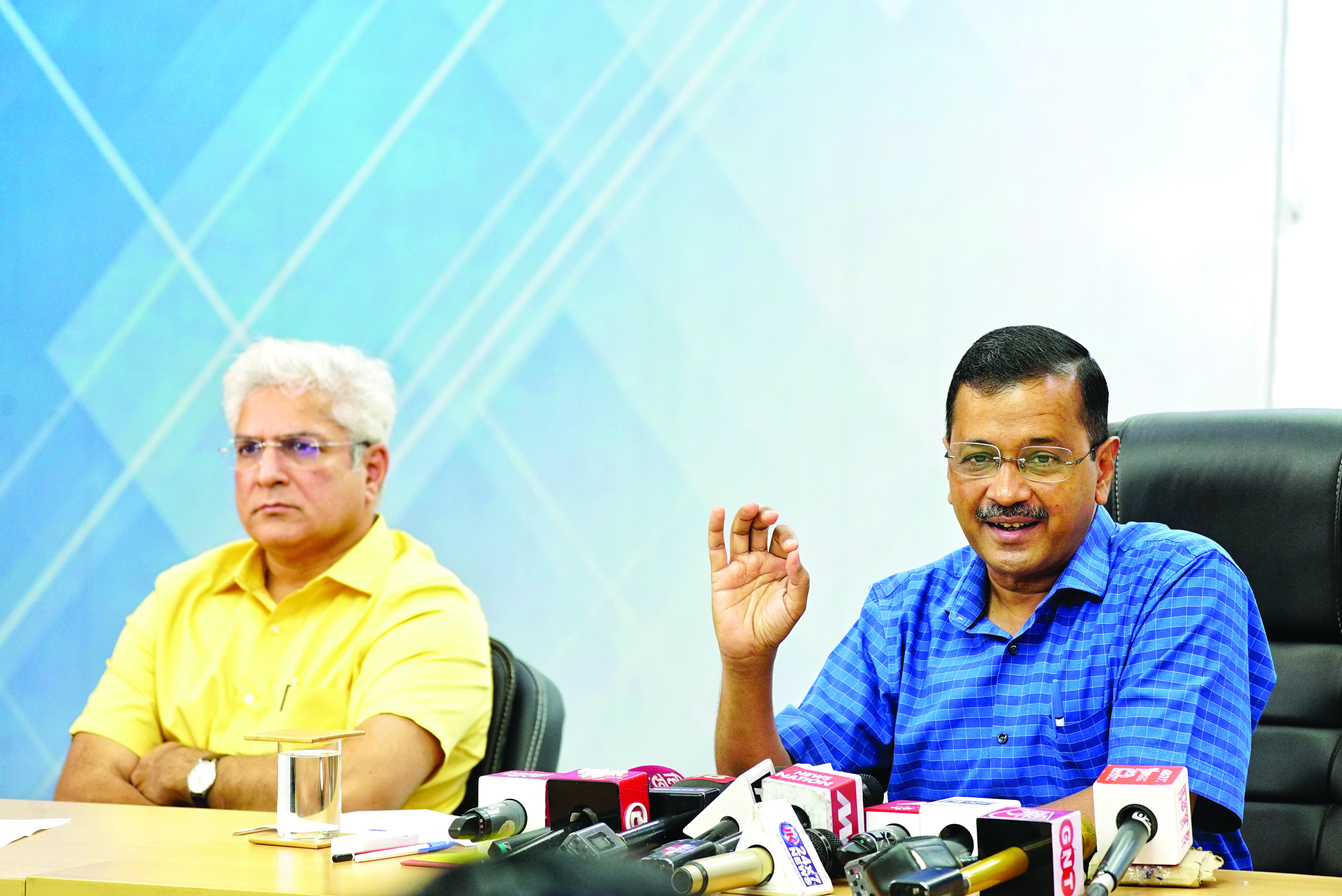 Govt announces scheme to introduce premium buses run by pvt aggregators Govt announces scheme to introduce premium buses run by pvt aggregators