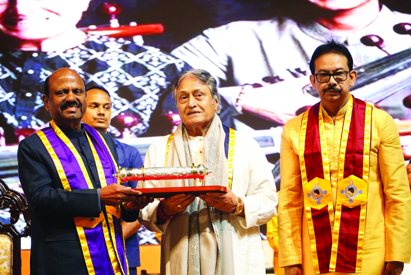Convocation: Sister Nivedita University confers D.Litt (honoris causa) on Ratan Tata, Ustad Amjad Ali Khan Convocation: Sister Nivedita University confers D.Litt (honoris causa) on Ratan Tata, Ustad Amjad Ali Khan