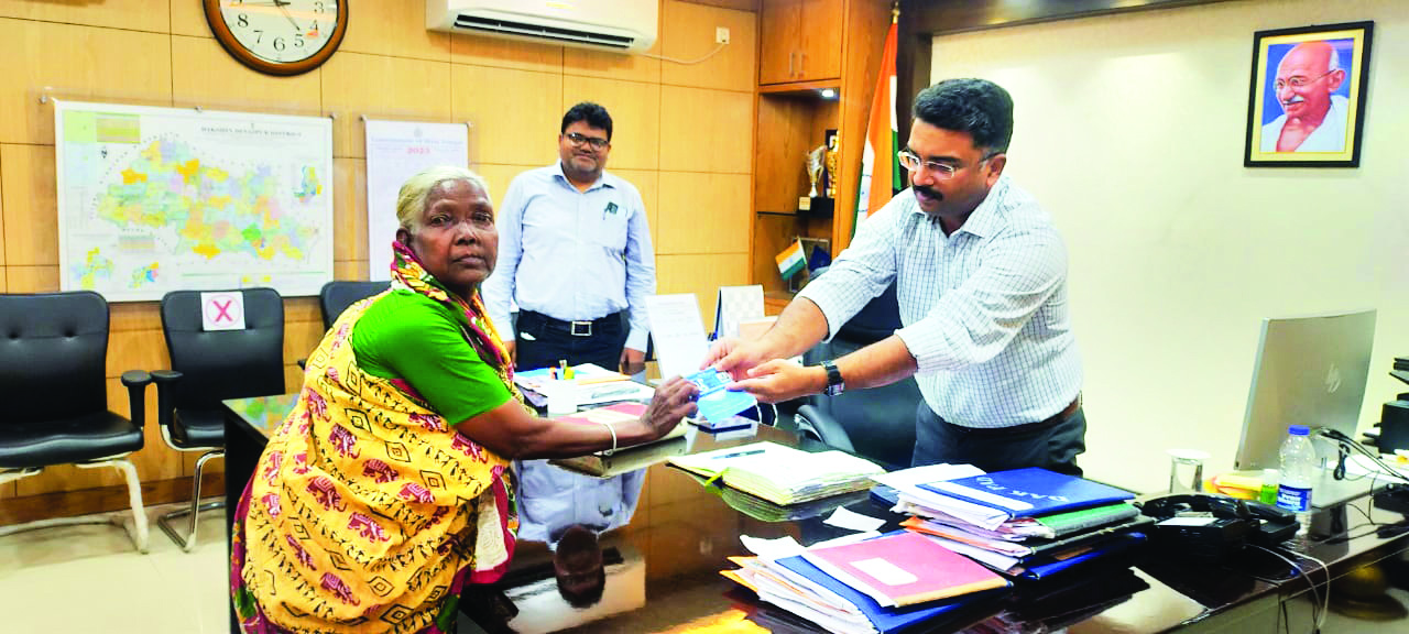 Martyr’s kin gets Swasthya Sathi card after Abhishek visits family