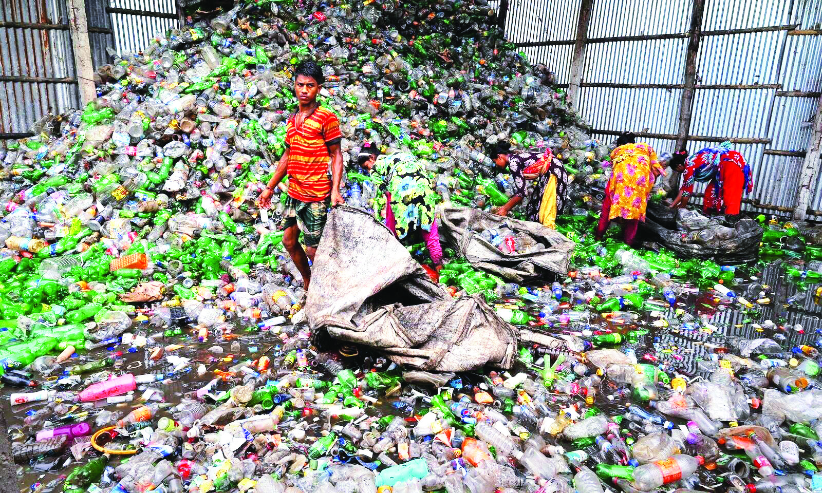 Hakim launches bio-mining of legacy waste at Howrah dumping ground Hakim launches bio-mining of legacy waste at Howrah dumping ground