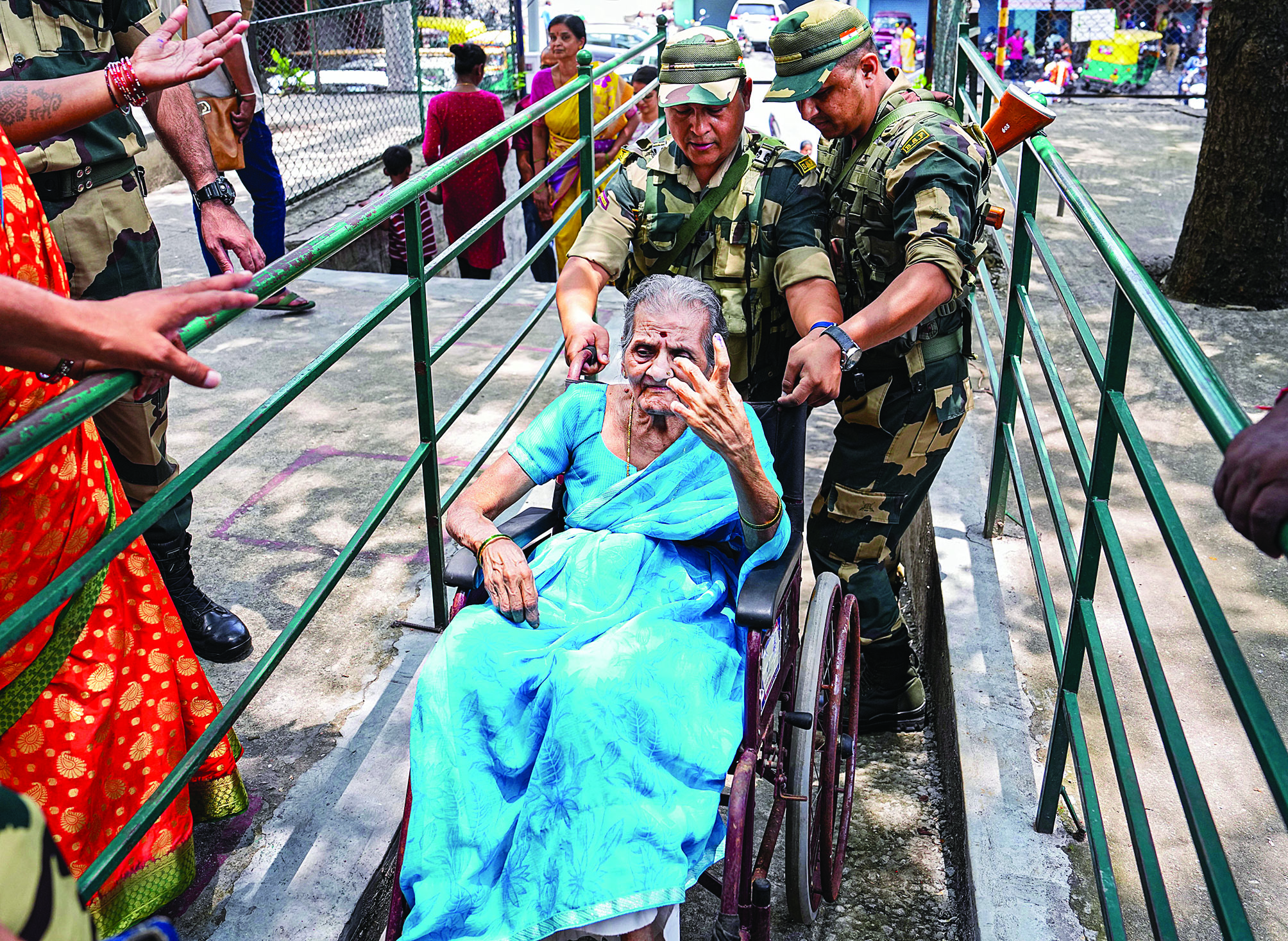 Polling in Karnataka largely peaceful; 66.46% voter turnout logged till 5 pm Polling in Karnataka largely peaceful; 66.46% voter turnout logged till 5 pm