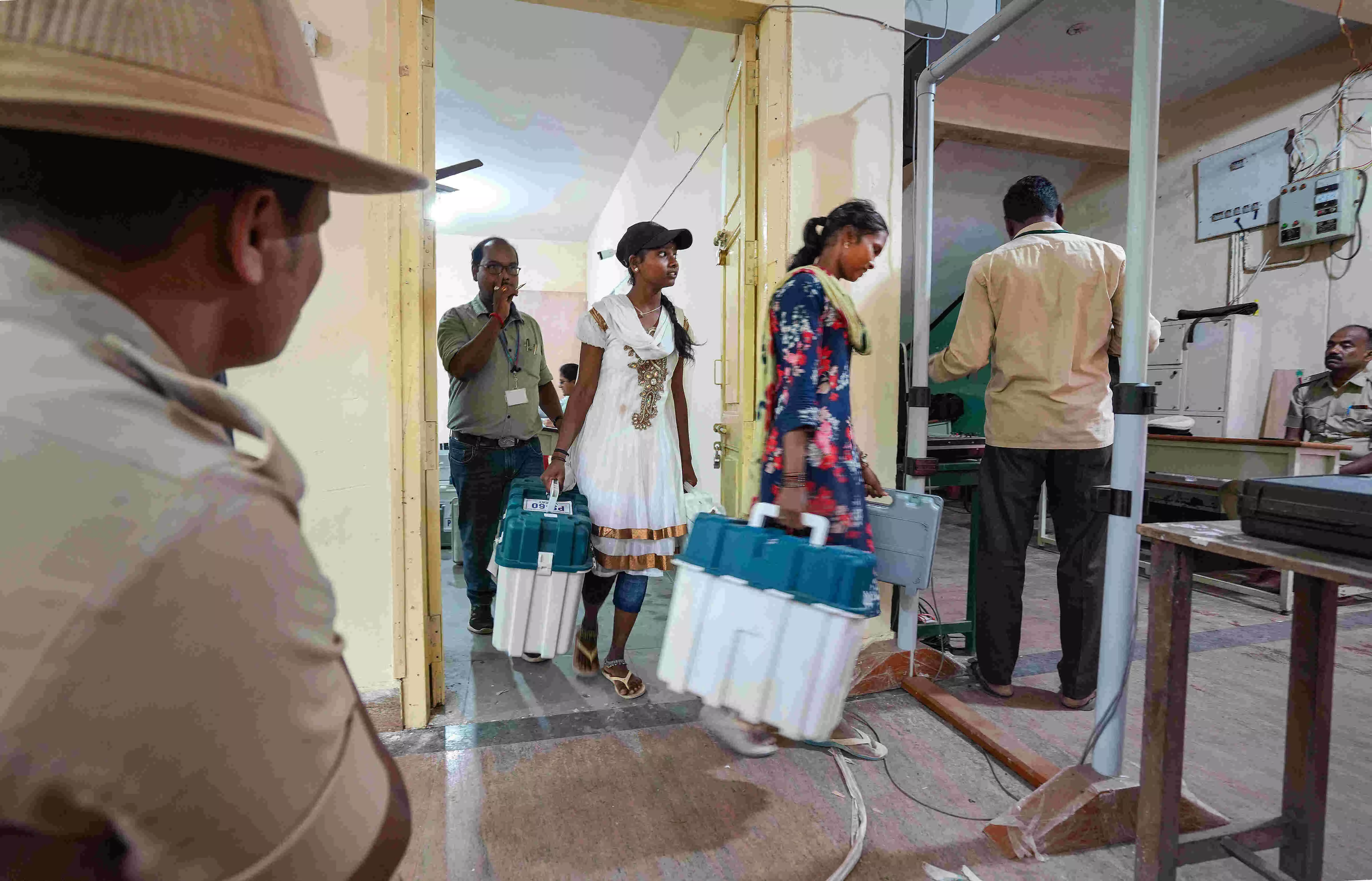 Nirmala Sitharaman, B S Yediyurappa and Narayana Murthy were among the early voters in Karnataka Assembly elections