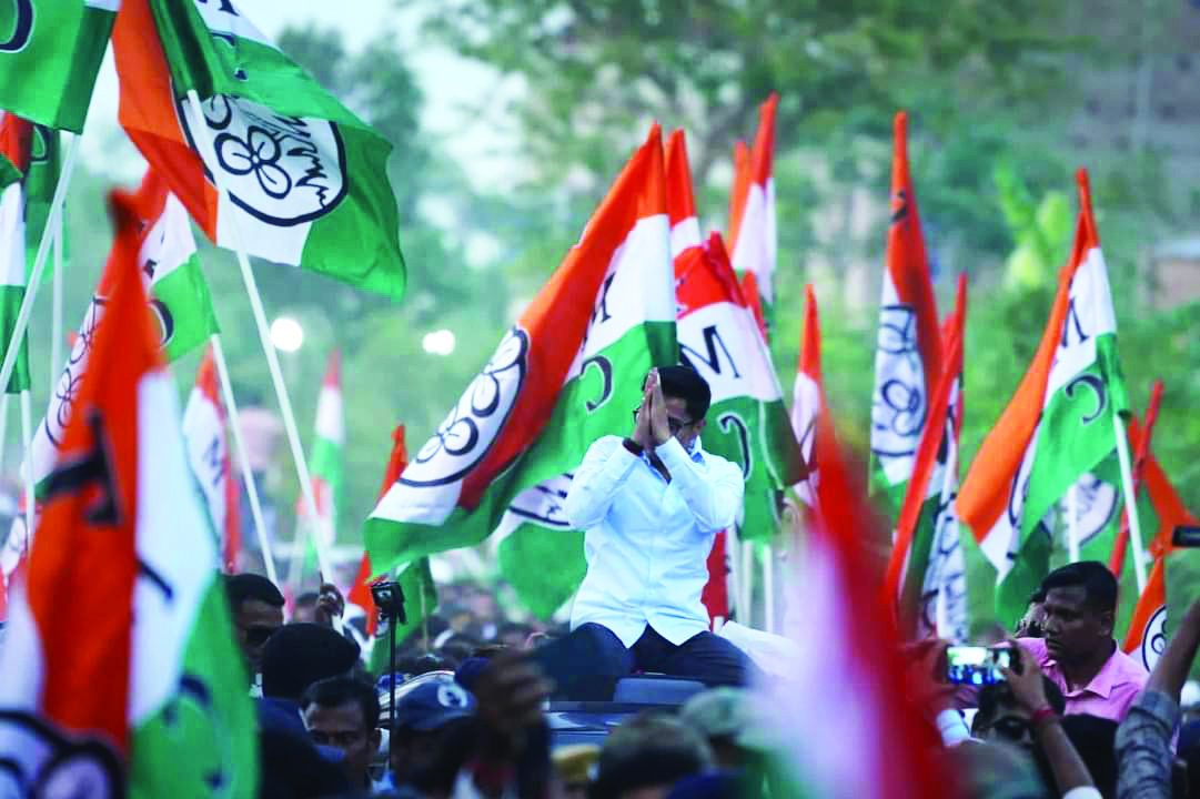 TMC nat’l general secy covers 2,000 kms in 17 days, Mamata lauds feat