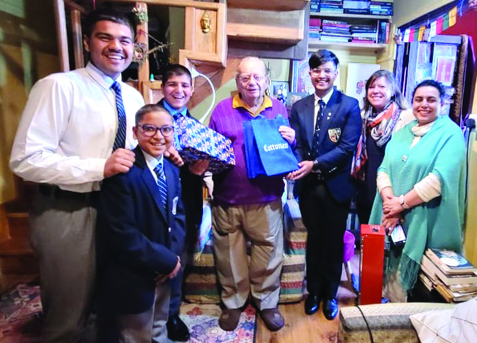 Himachal: Students meet their much-loved author Ruskin Bond Himachal: Students meet their much-loved author Ruskin Bond