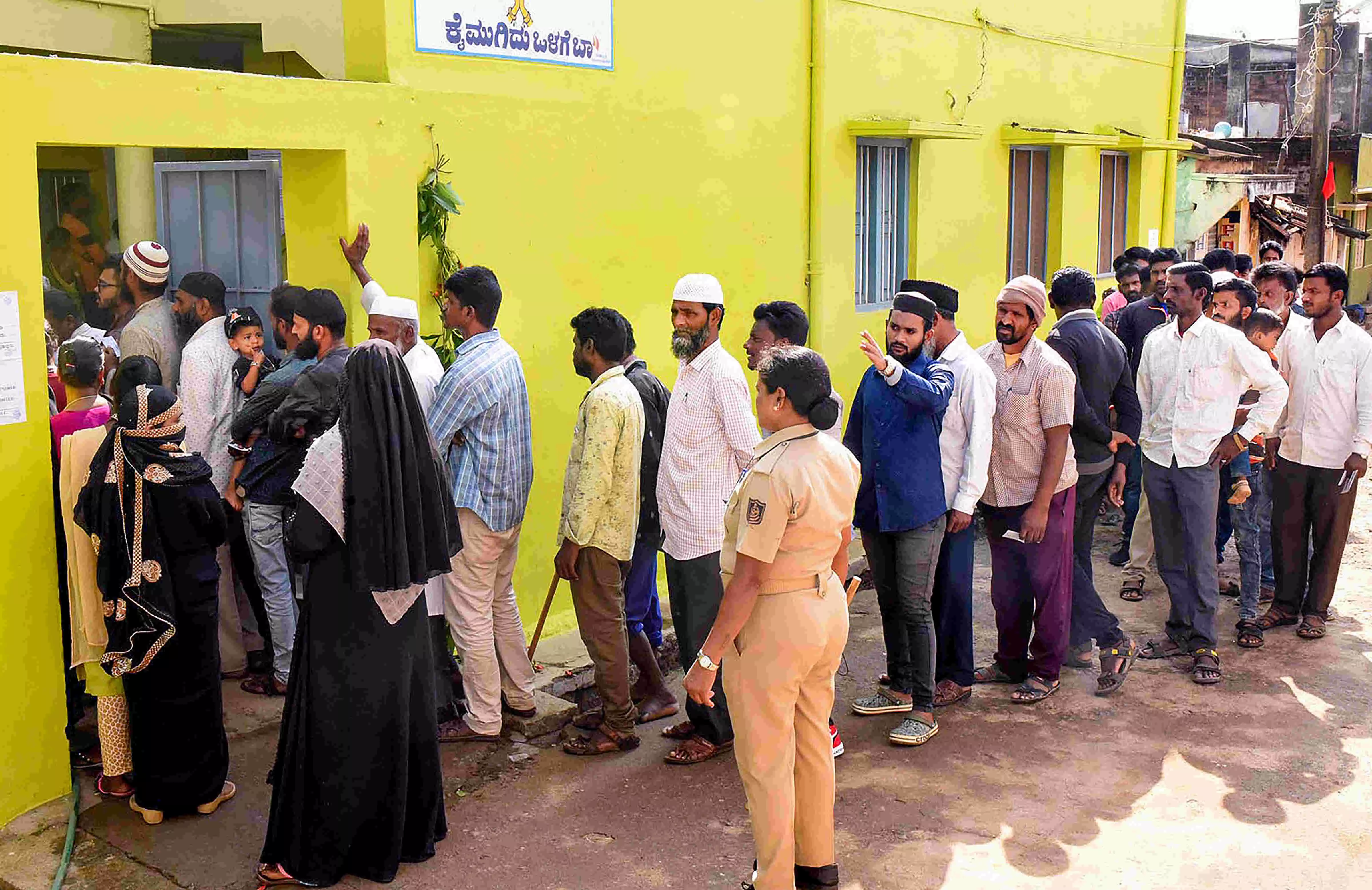 Karnataka Assembly Polls: Counting of votes begin