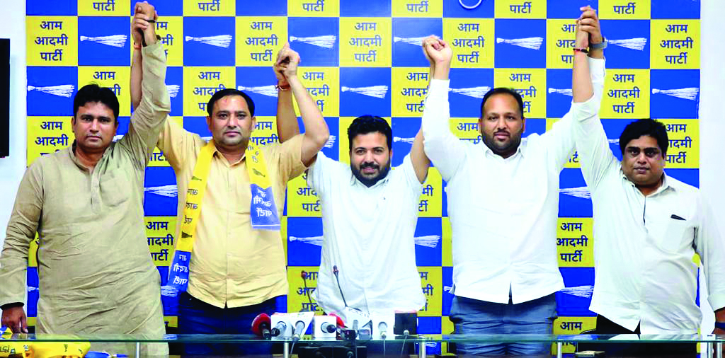 ‘Councillor Pawan Sehrawat returns to AAP, big blow to BJP’