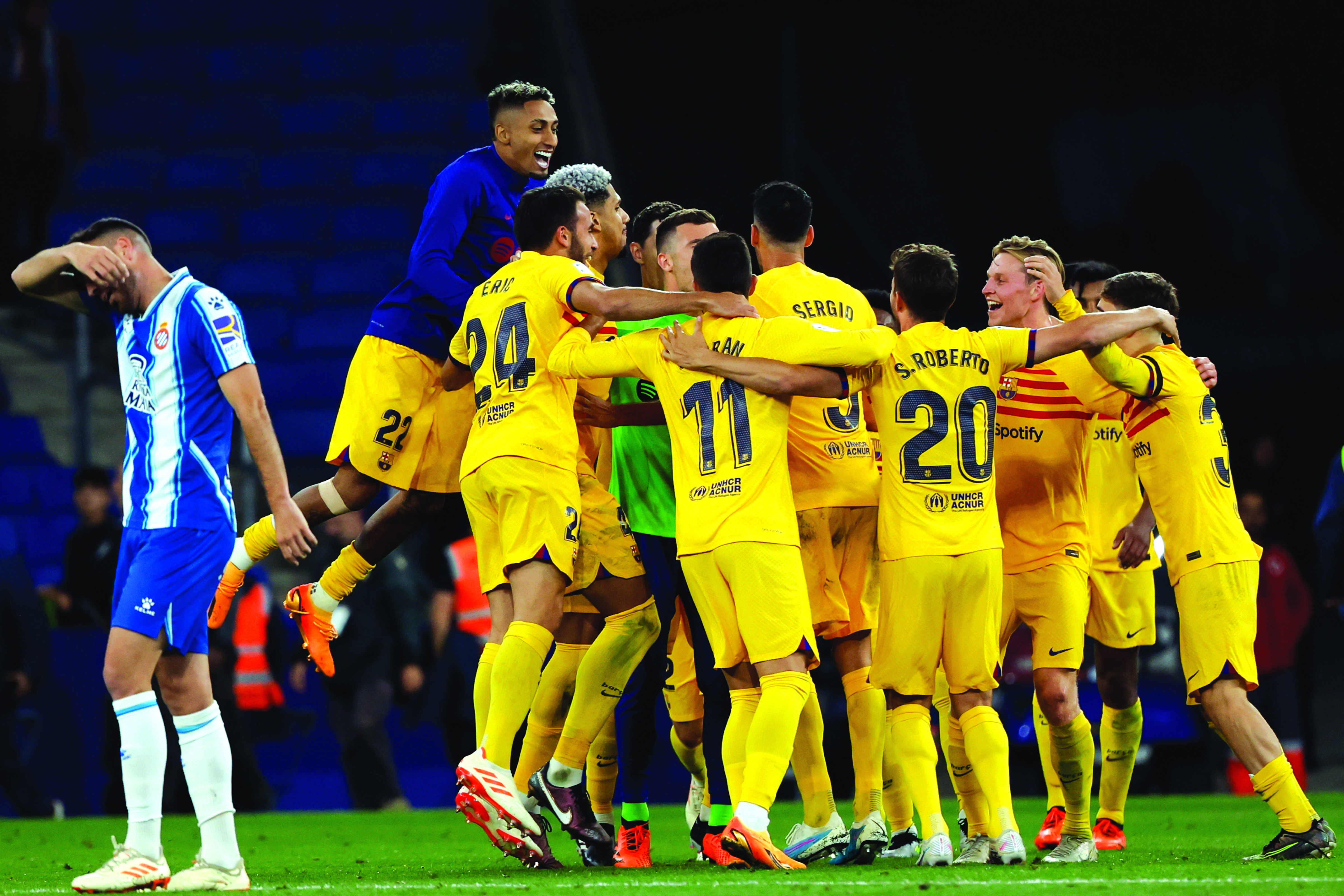 Barcelona, minus Messi, win Spanish League