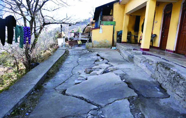Unchecked pilgrimage, construction in U’khand spell disaster for Himalayas: Experts Unchecked pilgrimage, construction in U’khand spell disaster for Himalayas: Experts