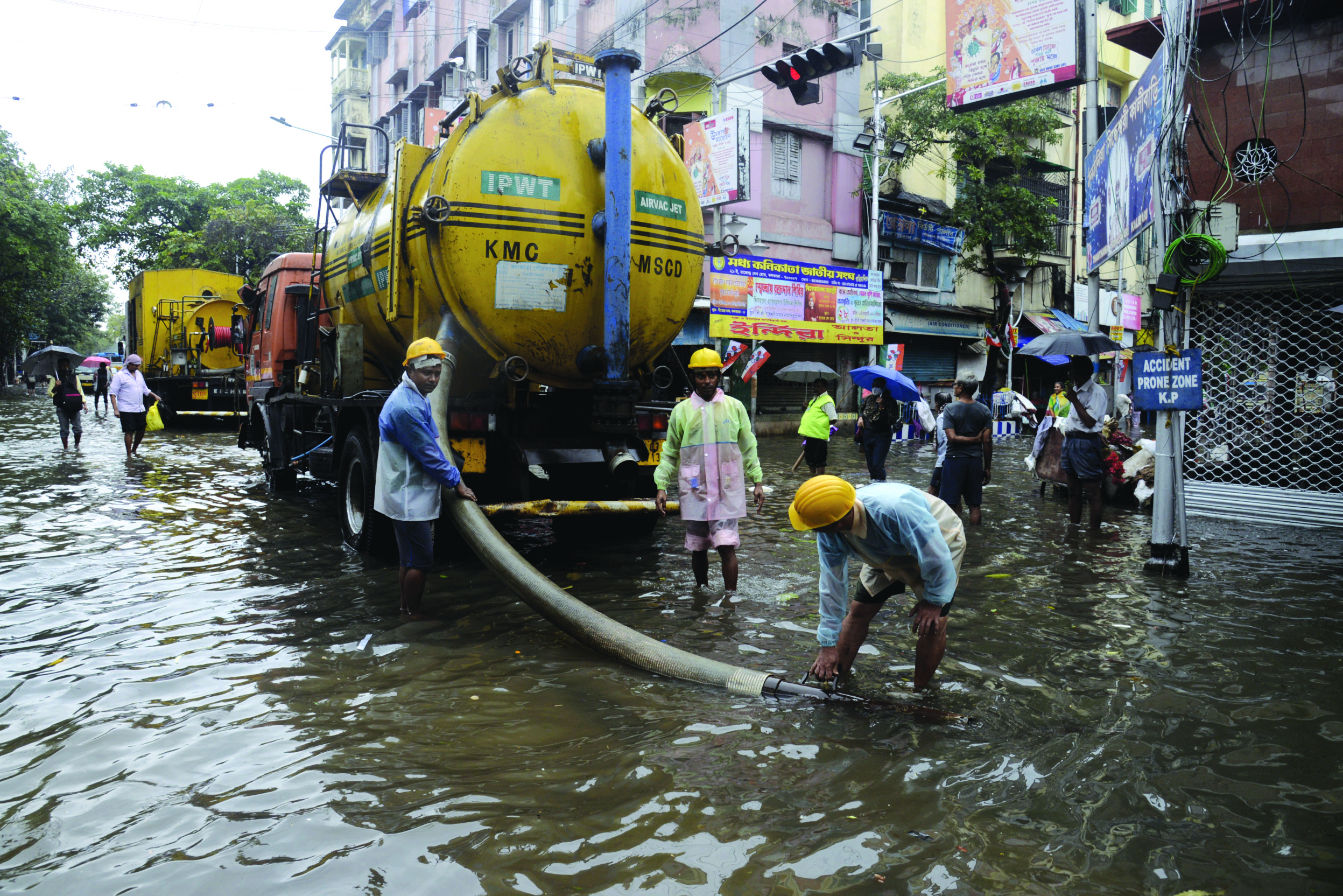 KMC set to take up drainage projects worth Rs 164 cr to prevent waterlogging KMC set to take up drainage projects worth Rs 164 cr to prevent waterlogging