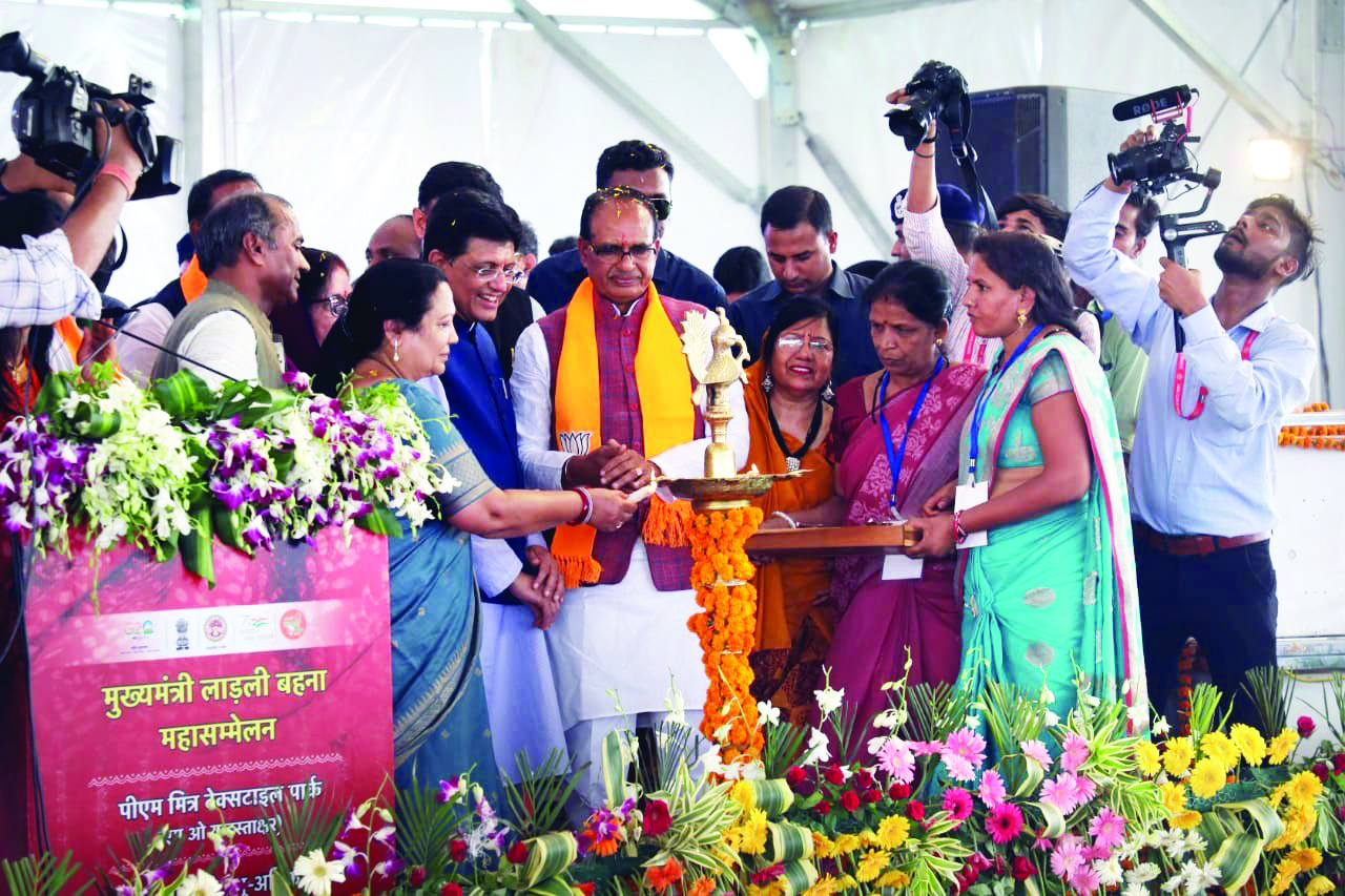 CM Chouhan lays foundation stone of textile park under PM MITRA