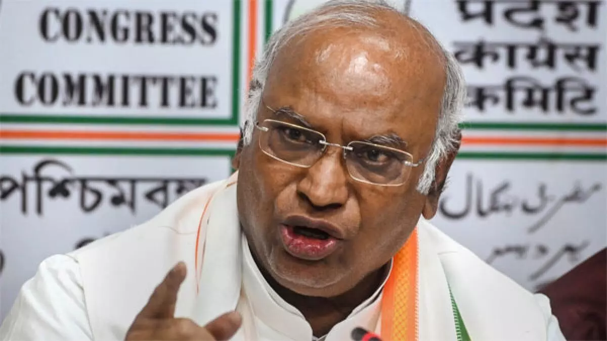 Mallikarjun Kharge accuses the BJP government of reducing Office of President of India to tokenism