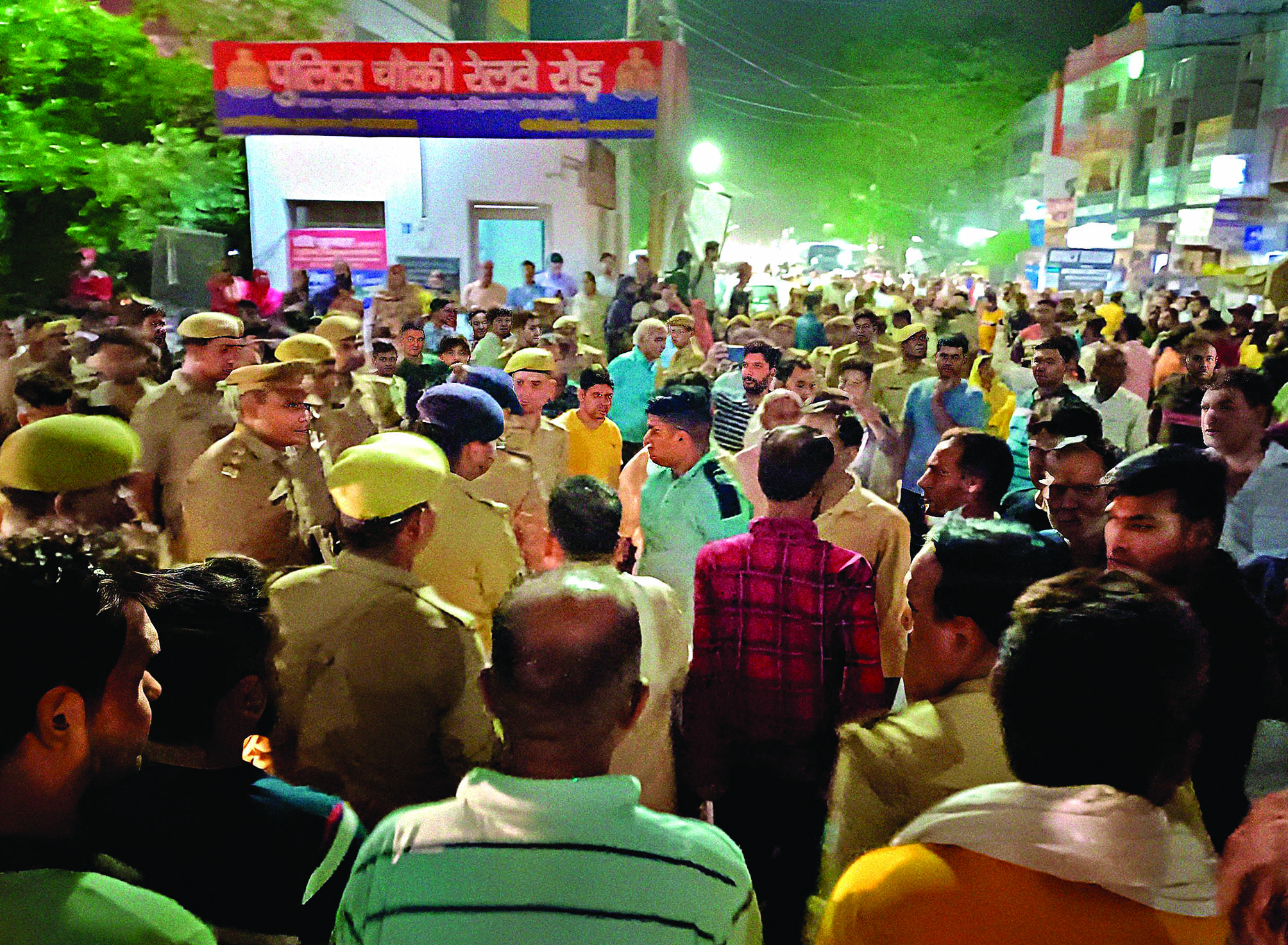 Masked assailants shoot dead trader in Ghaziabad market Masked assailants shoot dead trader in Ghaziabad market