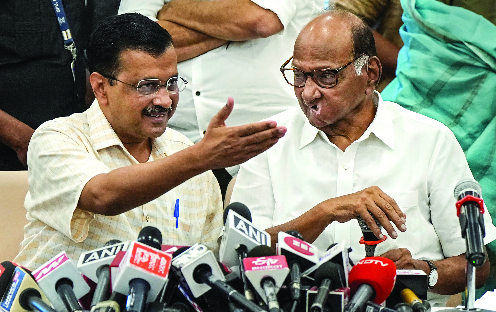 Non-BJP parties should unite to defeat Centre’s ordinance in RS: Kejriwal Non-BJP parties should unite to defeat Centre’s ordinance in RS: Kejriwal