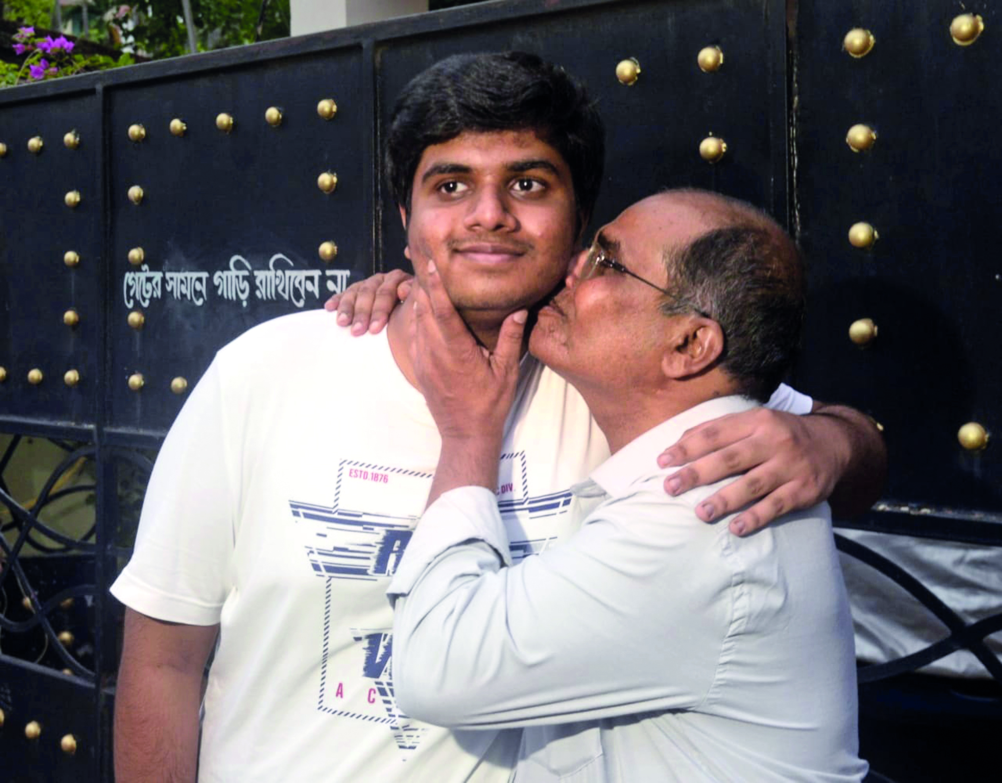 CBSE student ranks 1st, 3 from WBCHSE in top 10 CBSE student ranks 1st, 3 from WBCHSE in top 10