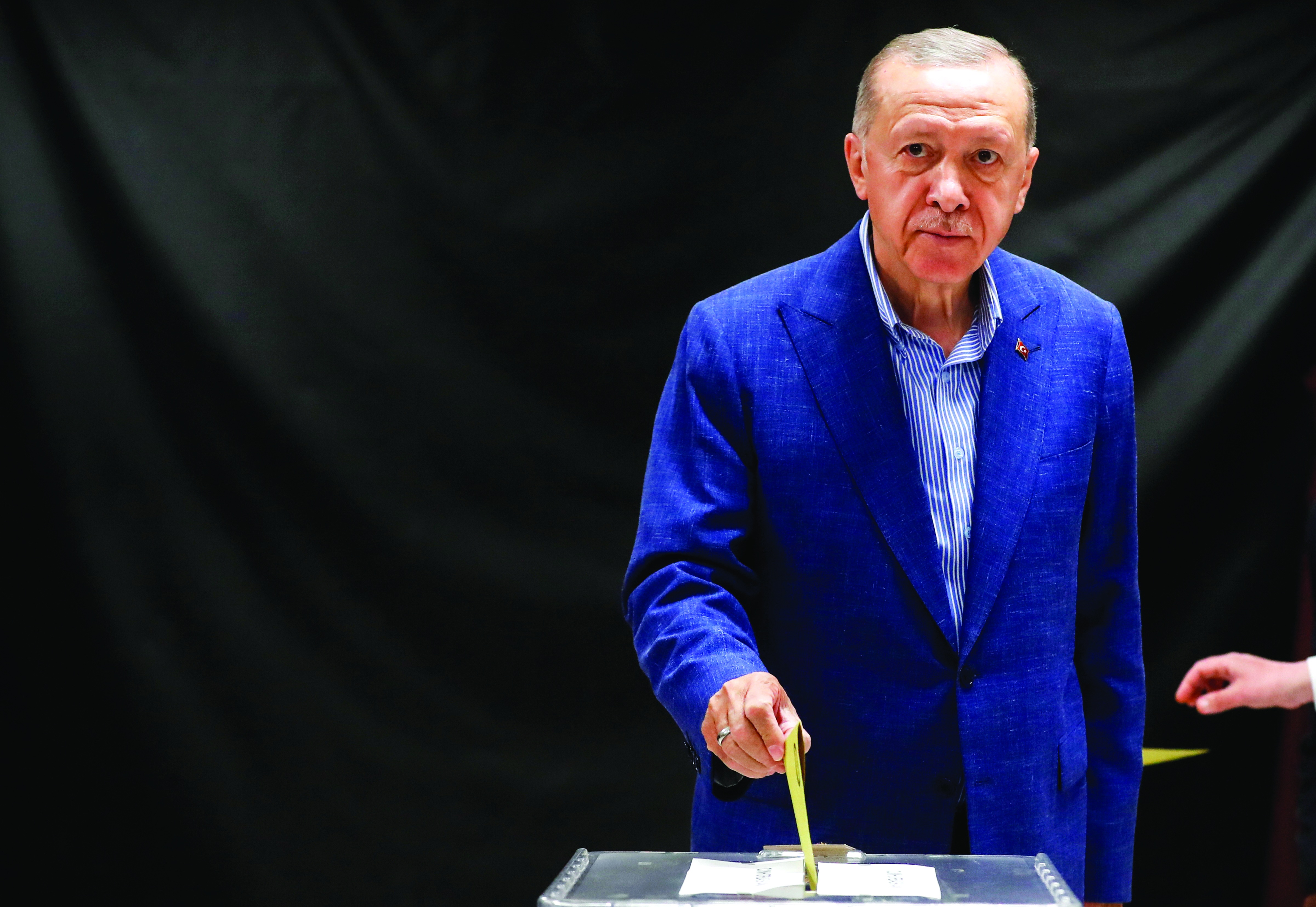 Erdogan takes lead in unofficial count in presidential runoff