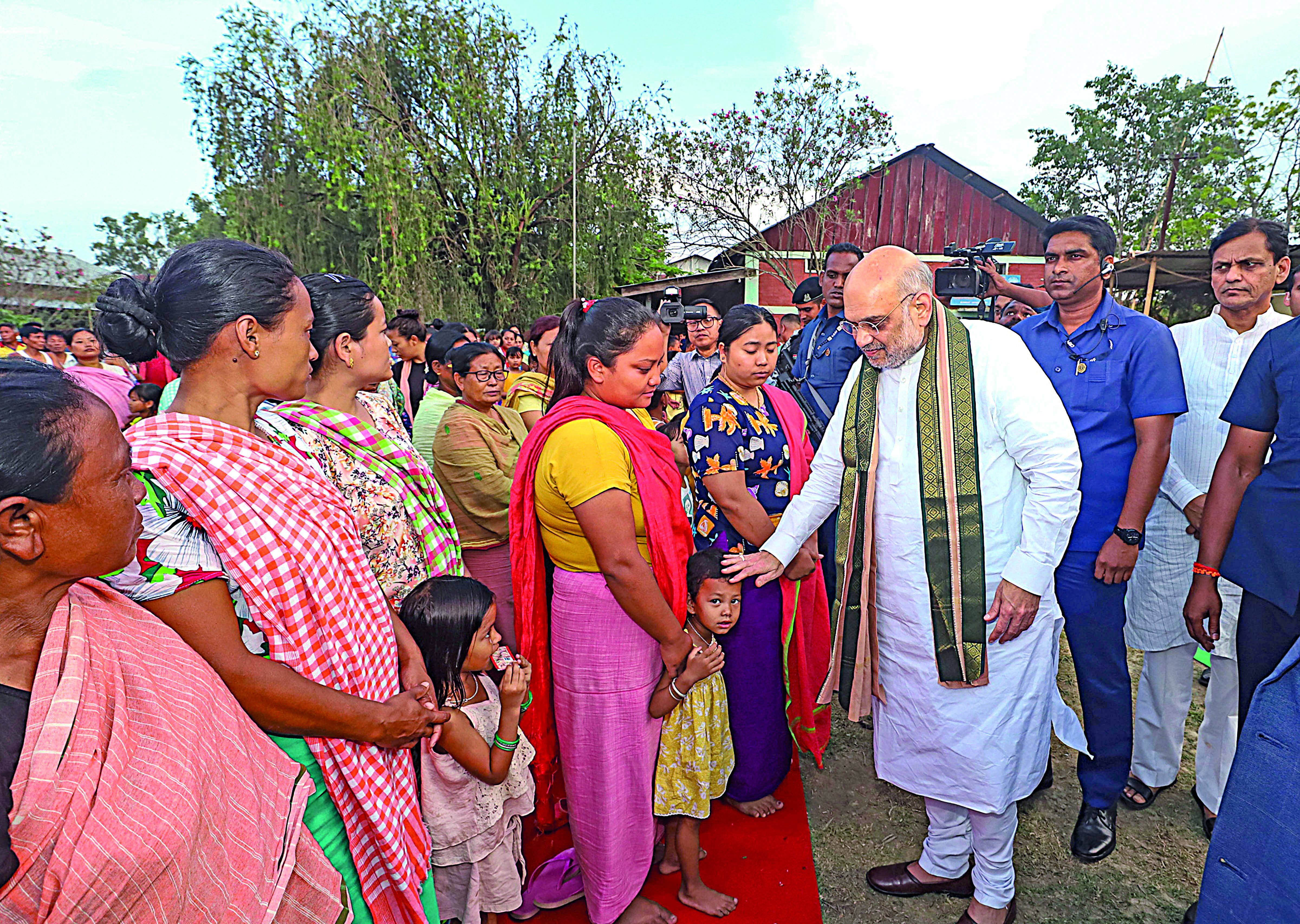 Shah visits Manipur’s border town Moreh, reviews security Shah visits Manipur’s border town Moreh, reviews security