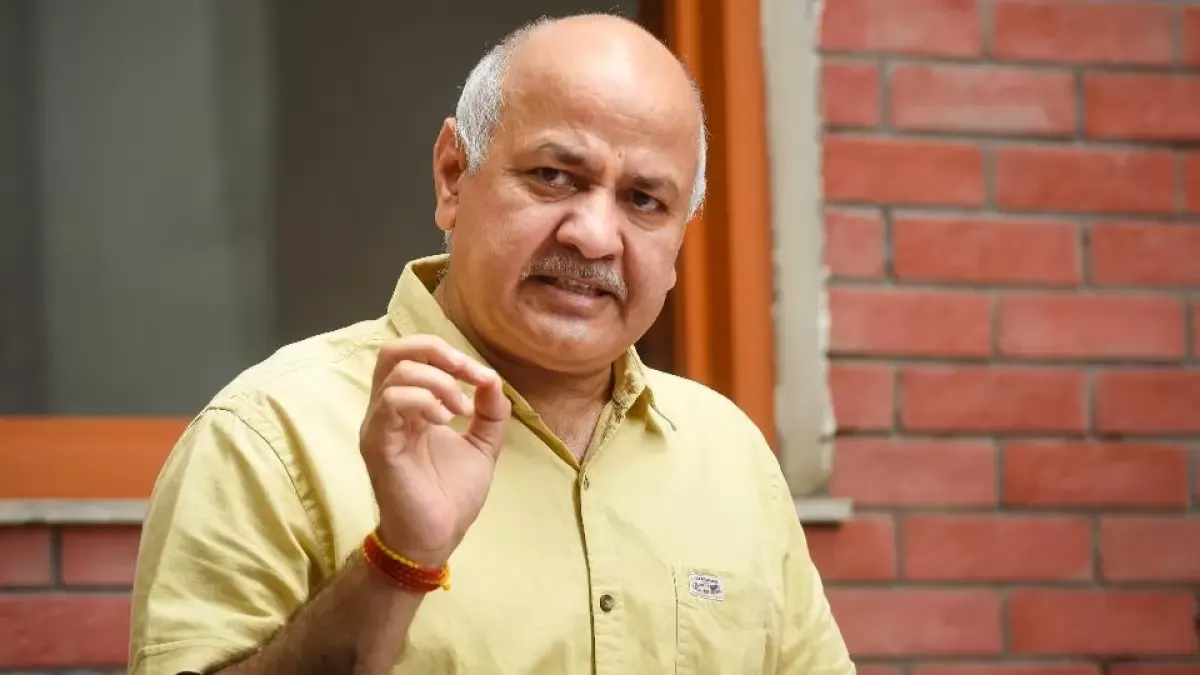 After being granted interim relief by Delhi High Court, Sisodia reaches residence to meet ailing wife After being granted interim relief by Delhi High Court, Sisodia reaches residence to meet ailing wife