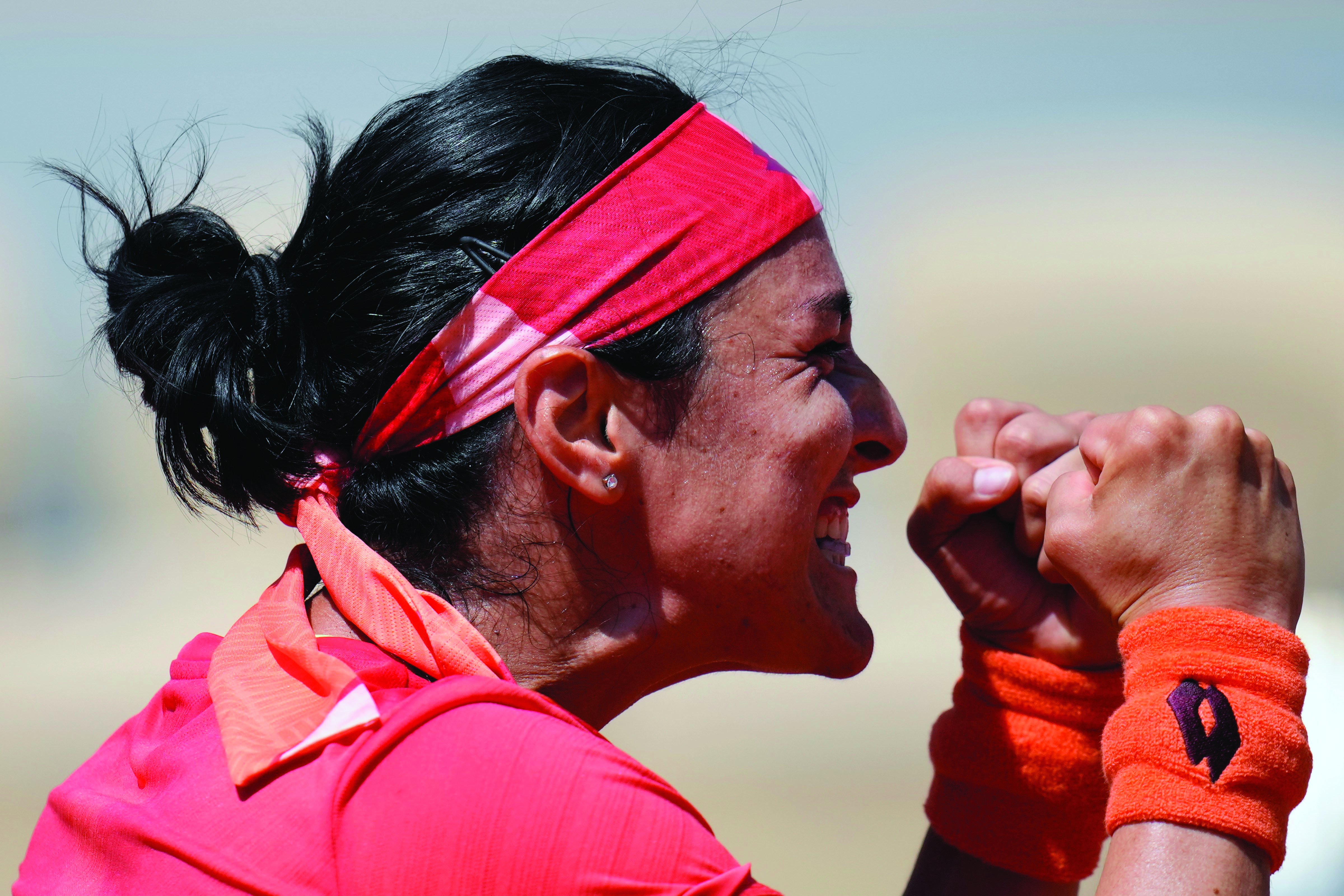 Jabeur defeats Pera in straight sets to reach quarter-finals