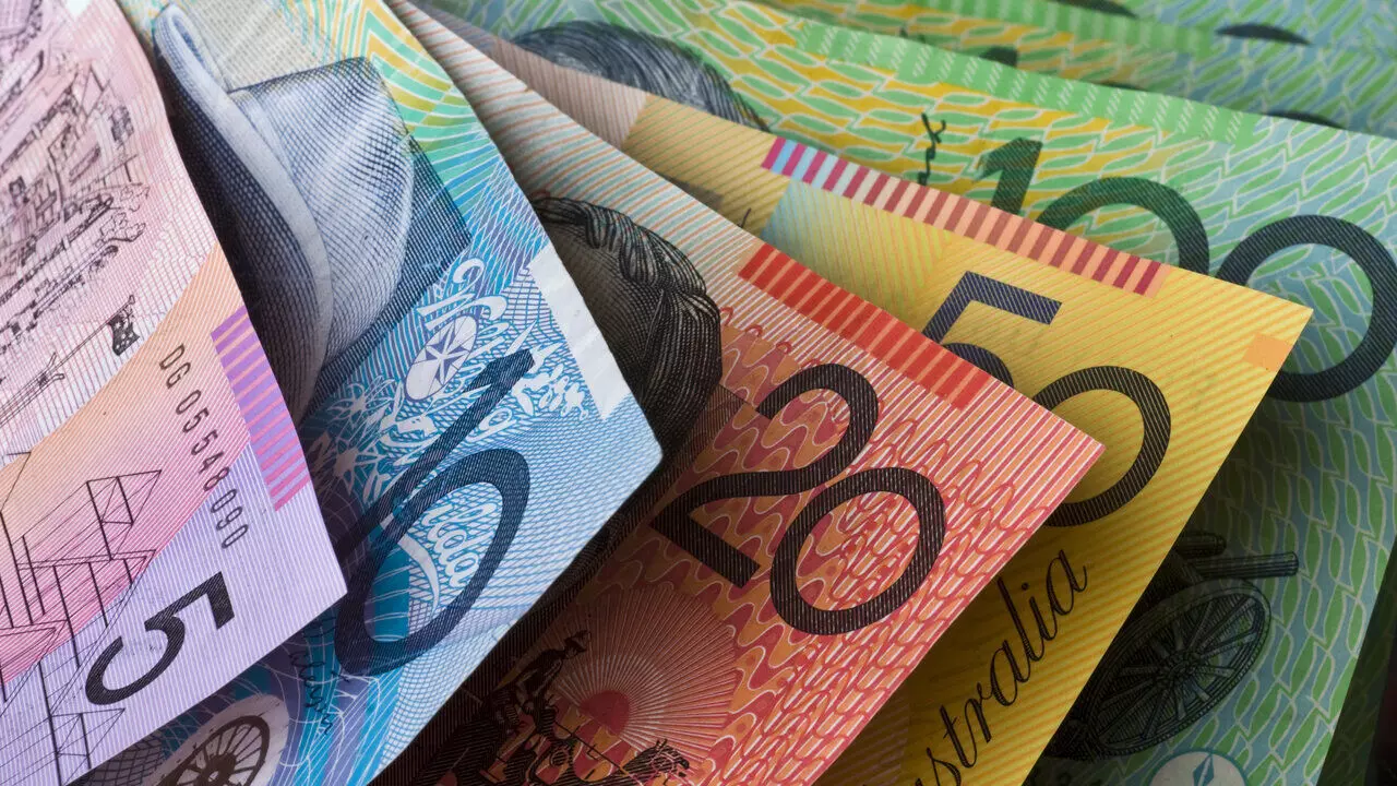 Banknotes on the clock Banknotes on the clock