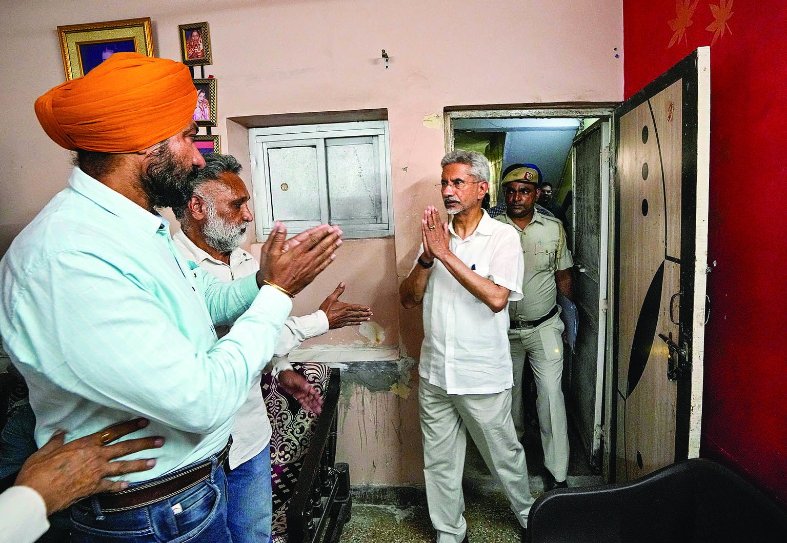 Jaishankar meets Afghan Sikh refugees in Capital, floats idea of multiple entry visa