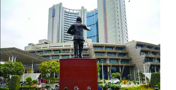 MCD standing committee to have 3 members each from AAP & BJP