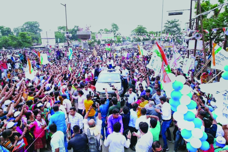 Abhishek appeals to workers not to get involved in clashes