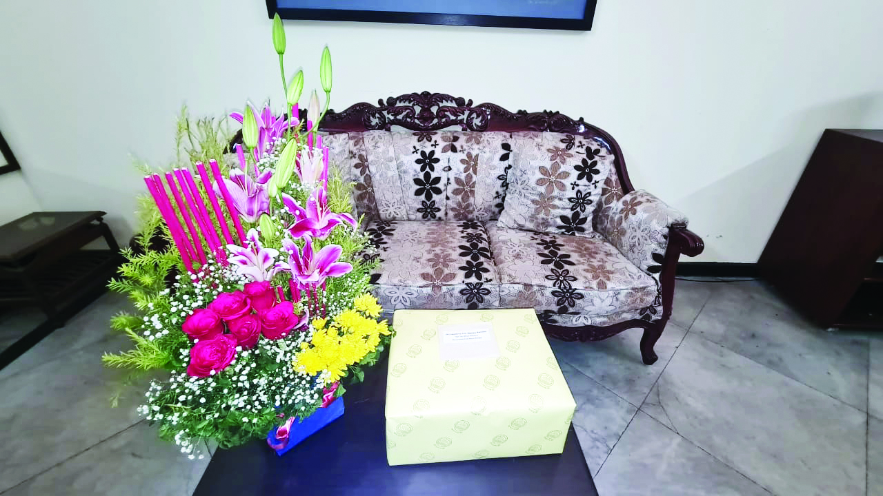 B’desh PM sends about 600 kg mangoes to CM’s residence